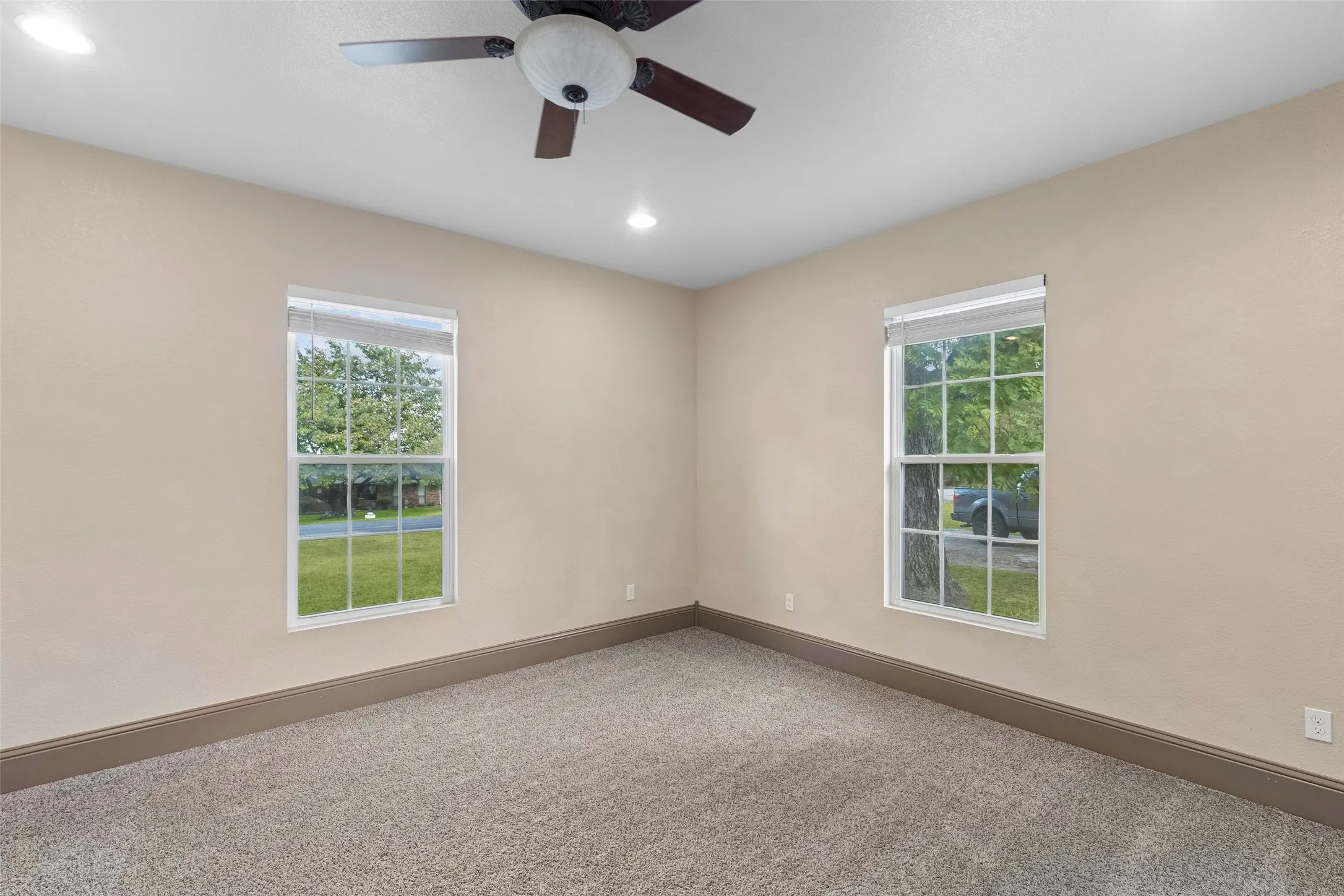 Single Family Residence For Sale in Dallas County , 1925 Wildwood Drive, Grand Prairie, Texas 75050, 3 Bedroom, 2 Bathroom, 2 Garage spaces, 2,484 Sqft, built in 2015, mls#21385962, Real Estate Agent in Grand Prairie, Homes For Sale in Dallas county, Homes For Sale in Grand Prairie, Realtor in Grand Prairie Texas, Real Estate Brokerage Independent Realty Texas, Luminita Cordes Realtor