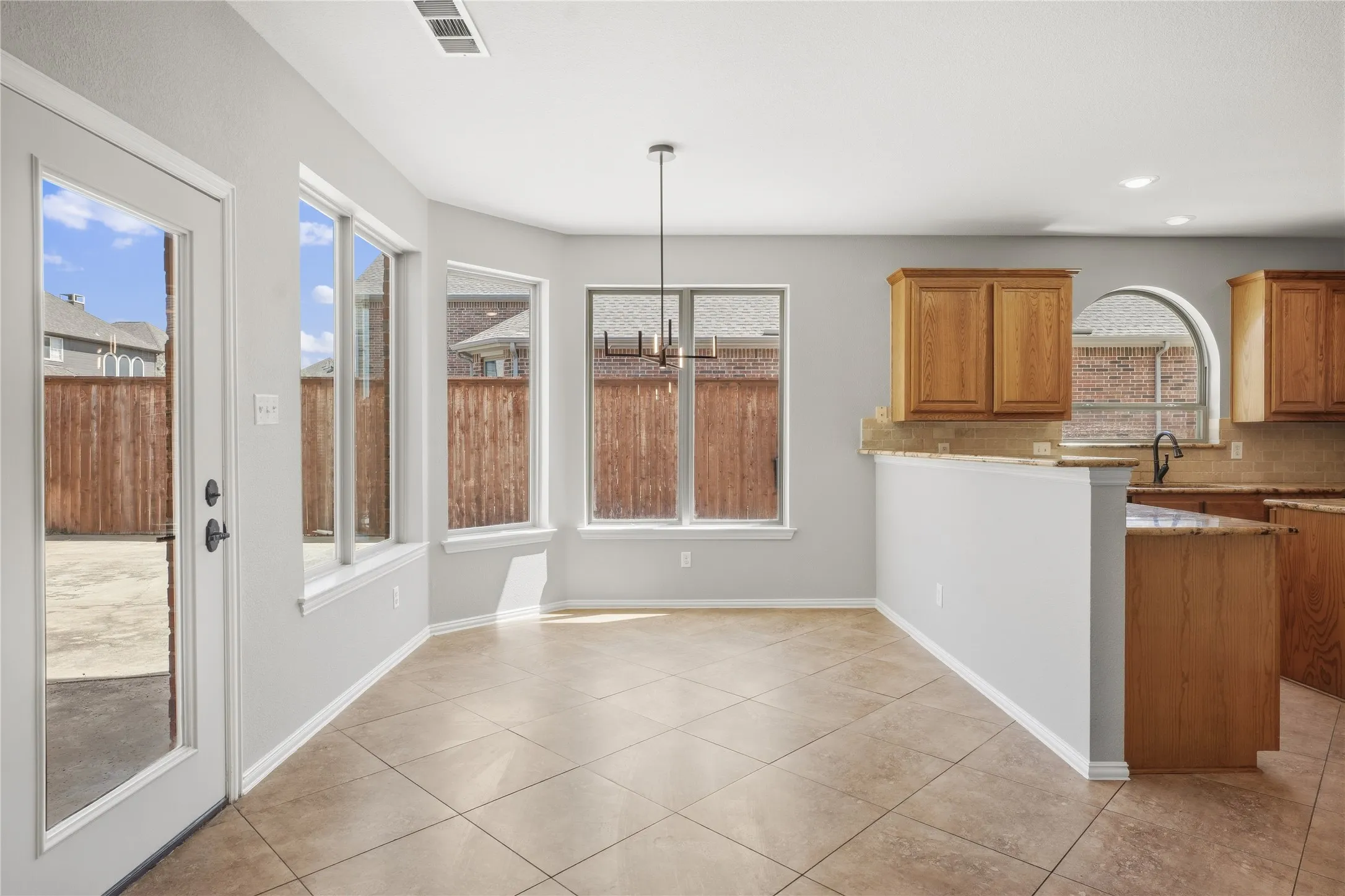 Single Family Residence For Sale in Tarrant County , 1209 Mesa Trail, Keller, Texas 76248, 5 Bedroom, 4 Bathroom, 2 Garage spaces, 3,622 Sqft, built in 2002, mls#21388499, Real Estate Agent in Keller, Homes For Sale in Tarrant county, Homes For Sale in Keller, Realtor in Keller Texas, Real Estate Brokerage Independent Realty Texas, Luminita Cordes Realtor