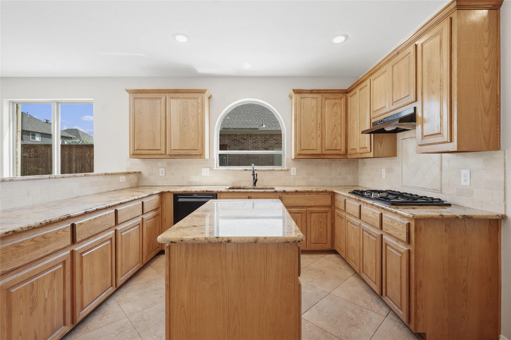Single Family Residence For Sale in Tarrant County , 1209 Mesa Trail, Keller, Texas 76248, 5 Bedroom, 4 Bathroom, 2 Garage spaces, 3,622 Sqft, built in 2002, mls#21388499, Real Estate Agent in Keller, Homes For Sale in Tarrant county, Homes For Sale in Keller, Realtor in Keller Texas, Real Estate Brokerage Independent Realty Texas, Luminita Cordes Realtor