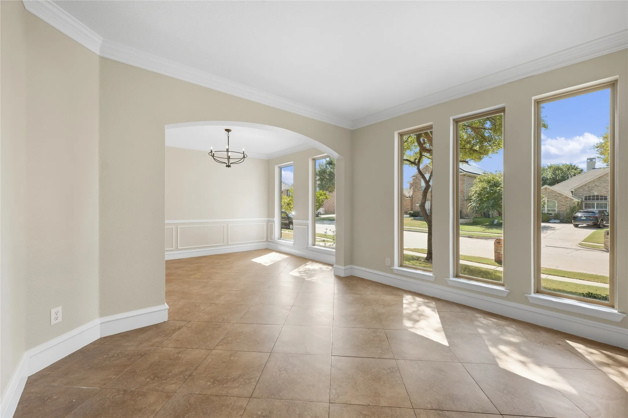 Single Family Residence For Sale in Tarrant County , 1209 Mesa Trail, Keller, Texas 76248, 5 Bedroom, 4 Bathroom, 2 Garage spaces, 3,622 Sqft, built in 2002, mls#21388499, Real Estate Agent in Keller, Homes For Sale in Tarrant county, Homes For Sale in Keller, Realtor in Keller Texas, Real Estate Brokerage Independent Realty Texas, Luminita Cordes Realtor