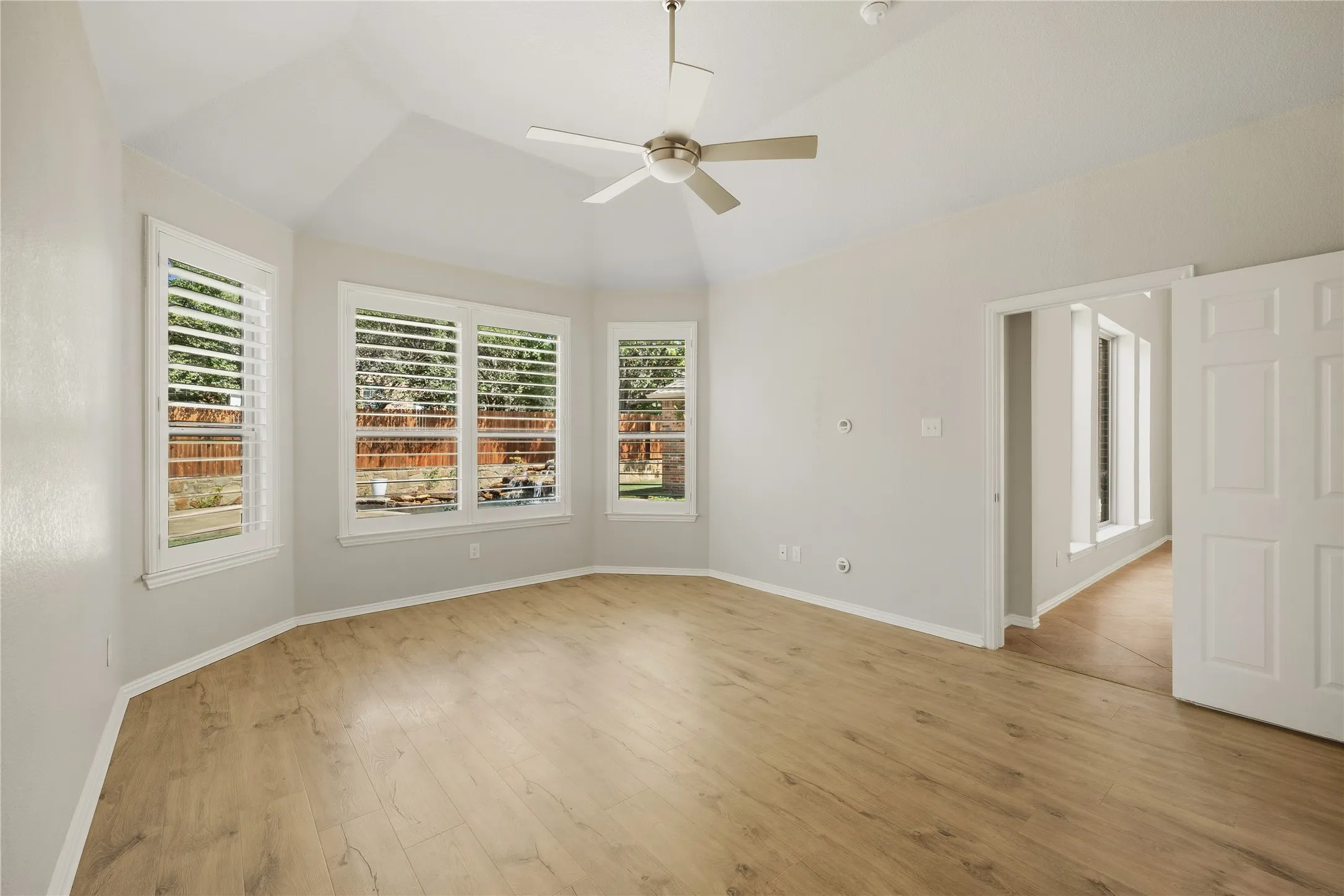 Single Family Residence For Sale in Tarrant County , 1209 Mesa Trail, Keller, Texas 76248, 5 Bedroom, 4 Bathroom, 2 Garage spaces, 3,622 Sqft, built in 2002, mls#21388499, Real Estate Agent in Keller, Homes For Sale in Tarrant county, Homes For Sale in Keller, Realtor in Keller Texas, Real Estate Brokerage Independent Realty Texas, Luminita Cordes Realtor