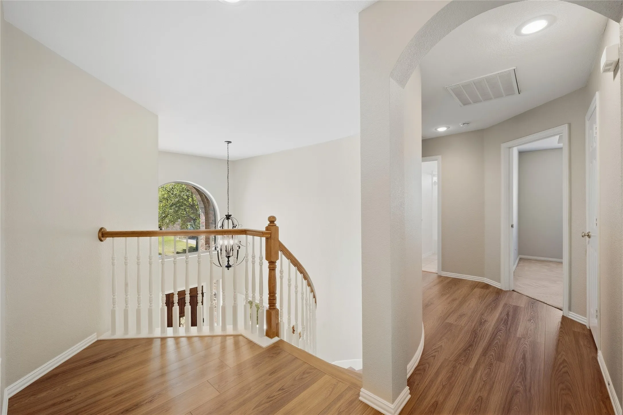 Single Family Residence For Sale in Tarrant County , 1209 Mesa Trail, Keller, Texas 76248, 5 Bedroom, 4 Bathroom, 2 Garage spaces, 3,622 Sqft, built in 2002, mls#21388499, Real Estate Agent in Keller, Homes For Sale in Tarrant county, Homes For Sale in Keller, Realtor in Keller Texas, Real Estate Brokerage Independent Realty Texas, Luminita Cordes Realtor