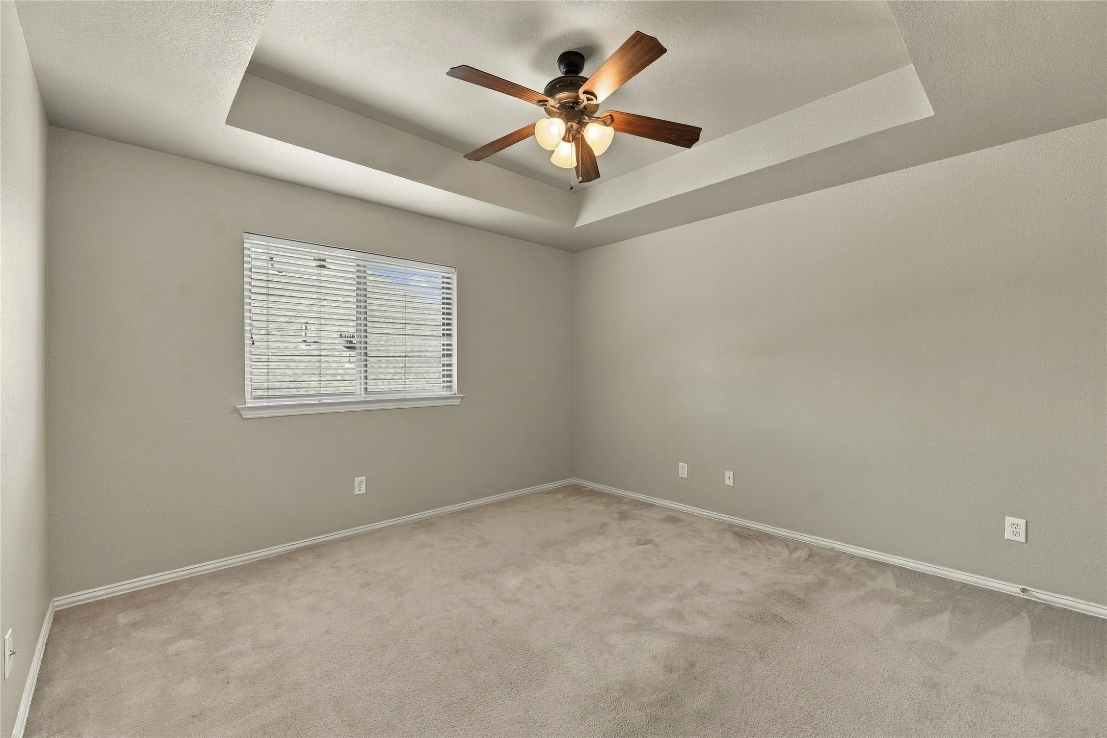 Single Family Residence For Sale in Tarrant County , 1209 Mesa Trail, Keller, Texas 76248, 5 Bedroom, 4 Bathroom, 2 Garage spaces, 3,622 Sqft, built in 2002, mls#21388499, Real Estate Agent in Keller, Homes For Sale in Tarrant county, Homes For Sale in Keller, Realtor in Keller Texas, Real Estate Brokerage Independent Realty Texas, Luminita Cordes Realtor