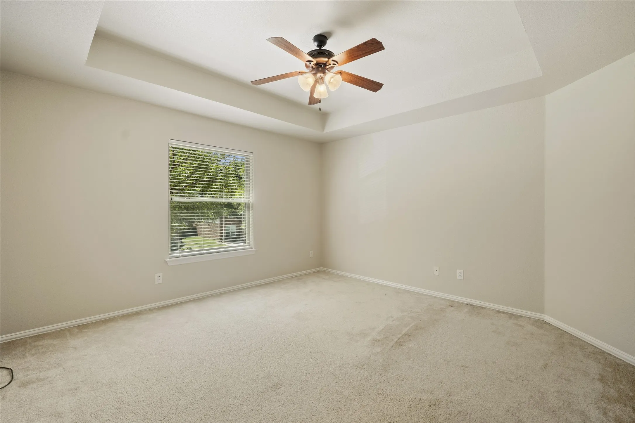 Single Family Residence For Sale in Tarrant County , 1209 Mesa Trail, Keller, Texas 76248, 5 Bedroom, 4 Bathroom, 2 Garage spaces, 3,622 Sqft, built in 2002, mls#21388499, Real Estate Agent in Keller, Homes For Sale in Tarrant county, Homes For Sale in Keller, Realtor in Keller Texas, Real Estate Brokerage Independent Realty Texas, Luminita Cordes Realtor