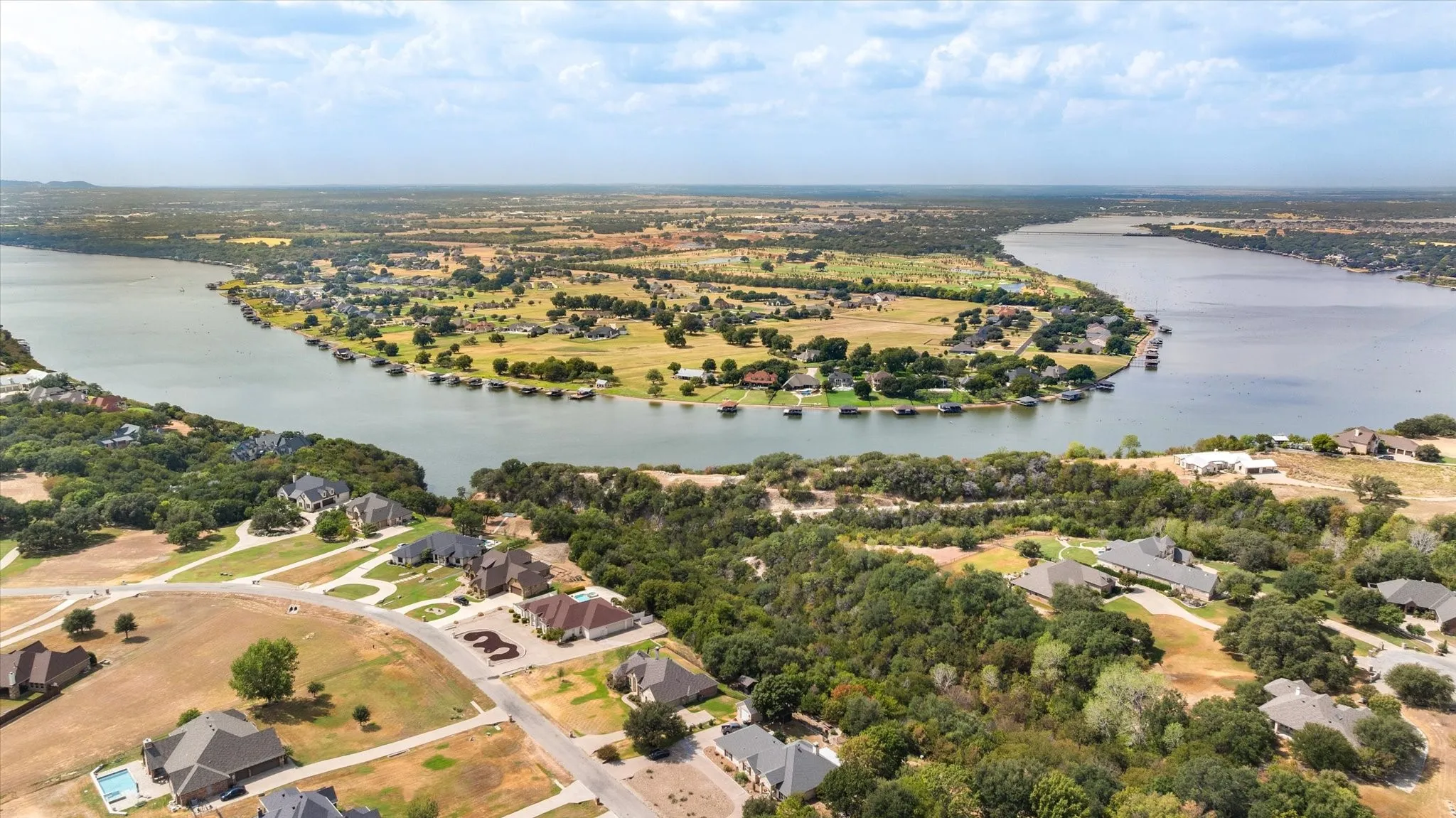 Single Family Residence For Sale in Hood County , 1616 Crow Creek Drive, Granbury, Texas 76049, 3 Bedroom, 3 Bathroom, 2 Garage spaces, 2,340 Sqft, built in 2004, mls#21386949, Real Estate Agent in Granbury, Homes For Sale in Hood county, Homes For Sale in Granbury, Realtor in Granbury Texas, Real Estate Brokerage Independent Realty Texas, Luminita Cordes Realtor
