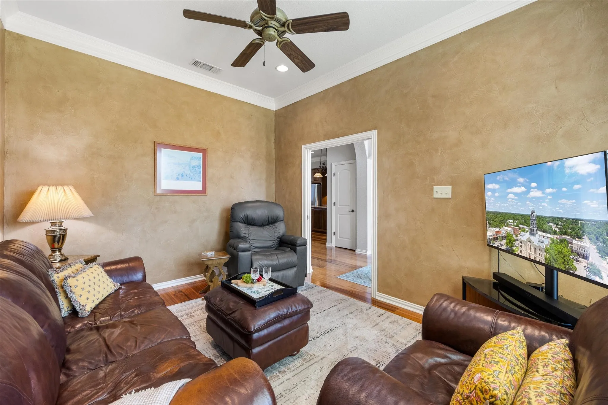 Single Family Residence For Sale in Hood County , 1616 Crow Creek Drive, Granbury, Texas 76049, 3 Bedroom, 3 Bathroom, 2 Garage spaces, 2,340 Sqft, built in 2004, mls#21386949, Real Estate Agent in Granbury, Homes For Sale in Hood county, Homes For Sale in Granbury, Realtor in Granbury Texas, Real Estate Brokerage Independent Realty Texas, Luminita Cordes Realtor