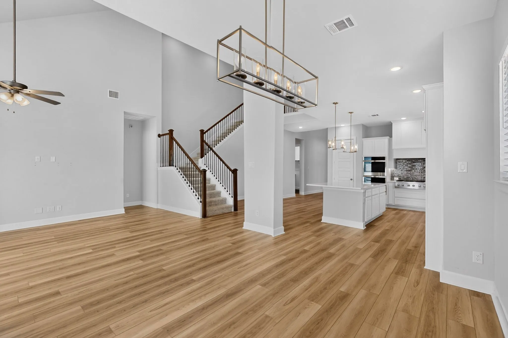 Single Family Residence For Sale in Johnson County , 1600 Trellis Drive, Mansfield, Texas 76063, 4 Bedroom, 3 Bathroom, 2 Garage spaces, 3,227 Sqft, built in 2022, mls#21376912, Real Estate Agent in Mansfield, Homes For Sale in Johnson county, Homes For Sale in Mansfield, Realtor in Mansfield Texas, Real Estate Brokerage Independent Realty Texas, Luminita Cordes Realtor