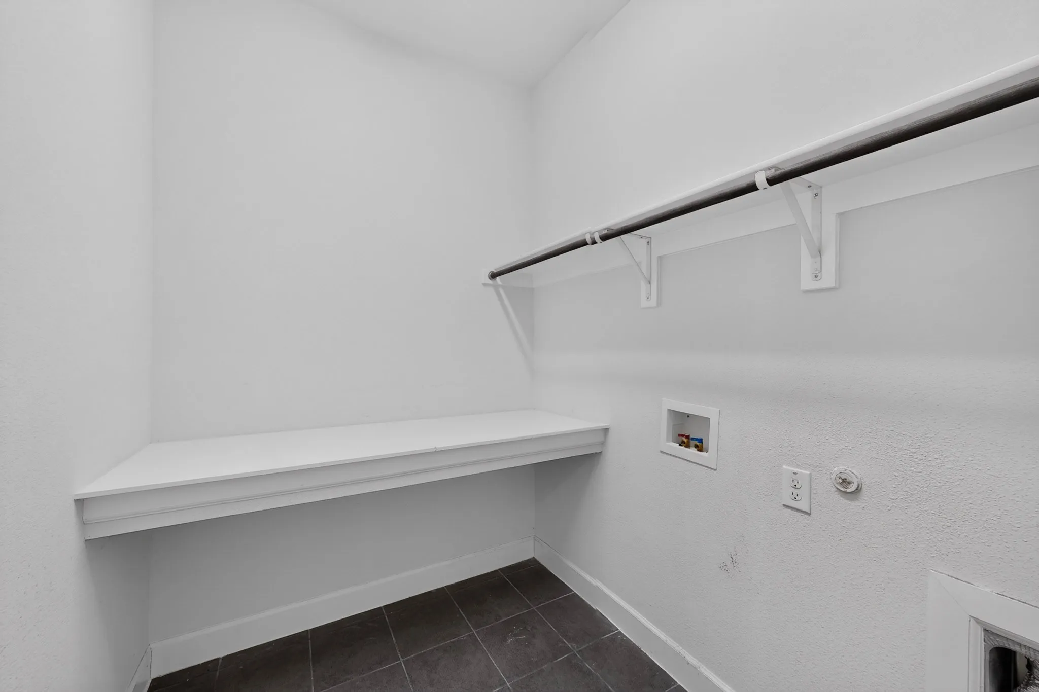 Single Family Residence For Sale in Johnson County , 1600 Trellis Drive, Mansfield, Texas 76063, 4 Bedroom, 3 Bathroom, 2 Garage spaces, 3,227 Sqft, built in 2022, mls#21376912, Real Estate Agent in Mansfield, Homes For Sale in Johnson county, Homes For Sale in Mansfield, Realtor in Mansfield Texas, Real Estate Brokerage Independent Realty Texas, Luminita Cordes Realtor