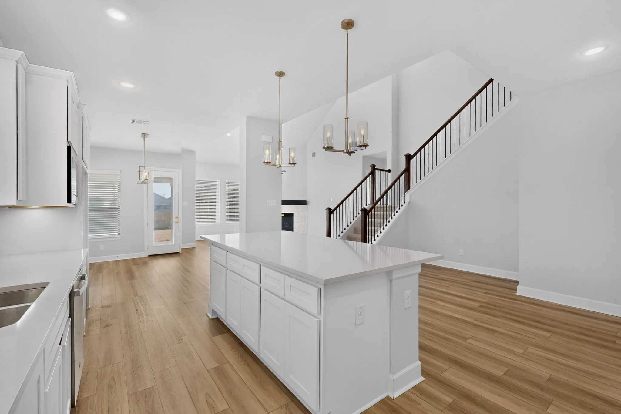 Single Family Residence For Sale in Johnson County , 1600 Trellis Drive, Mansfield, Texas 76063, 4 Bedroom, 3 Bathroom, 2 Garage spaces, 3,227 Sqft, built in 2022, mls#21376912, Real Estate Agent in Mansfield, Homes For Sale in Johnson county, Homes For Sale in Mansfield, Realtor in Mansfield Texas, Real Estate Brokerage Independent Realty Texas, Luminita Cordes Realtor