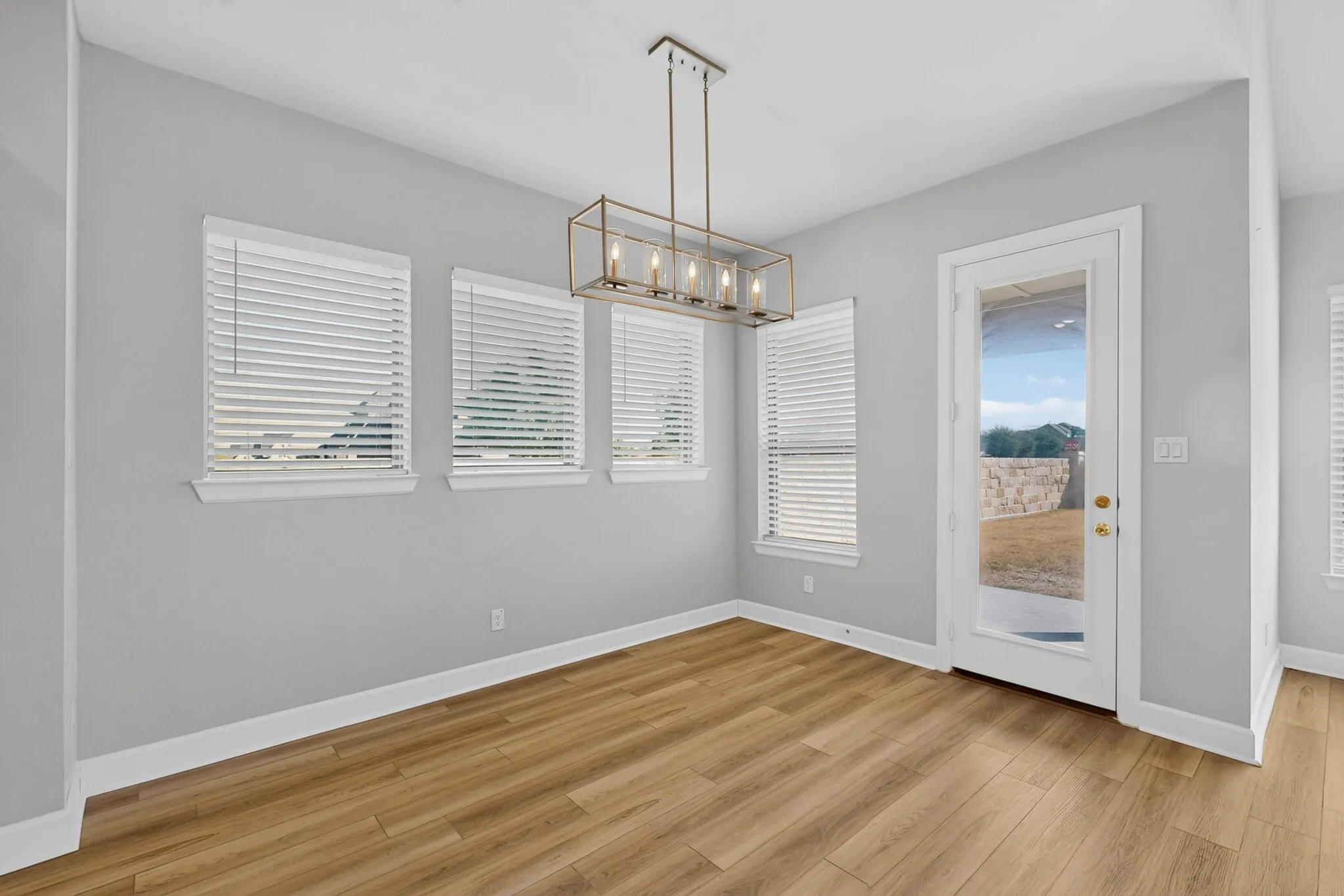 Single Family Residence For Sale in Johnson County , 1600 Trellis Drive, Mansfield, Texas 76063, 4 Bedroom, 3 Bathroom, 2 Garage spaces, 3,227 Sqft, built in 2022, mls#21376912, Real Estate Agent in Mansfield, Homes For Sale in Johnson county, Homes For Sale in Mansfield, Realtor in Mansfield Texas, Real Estate Brokerage Independent Realty Texas, Luminita Cordes Realtor