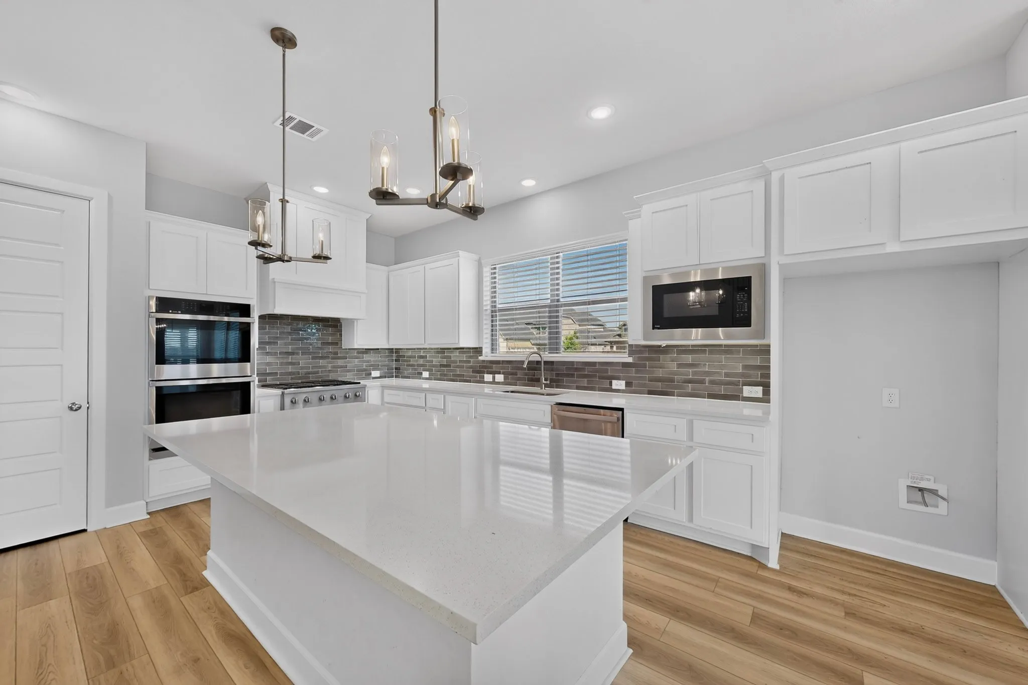 Single Family Residence For Sale in Johnson County , 1600 Trellis Drive, Mansfield, Texas 76063, 4 Bedroom, 3 Bathroom, 2 Garage spaces, 3,227 Sqft, built in 2022, mls#21376912, Real Estate Agent in Mansfield, Homes For Sale in Johnson county, Homes For Sale in Mansfield, Realtor in Mansfield Texas, Real Estate Brokerage Independent Realty Texas, Luminita Cordes Realtor