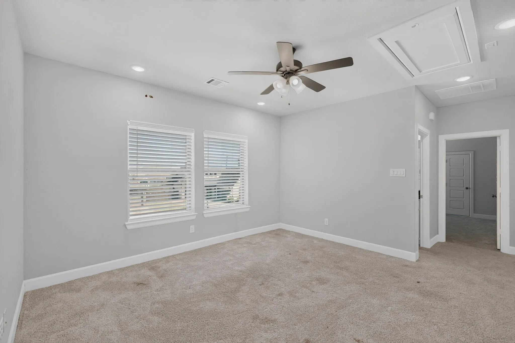 Single Family Residence For Sale in Johnson County , 1600 Trellis Drive, Mansfield, Texas 76063, 4 Bedroom, 3 Bathroom, 2 Garage spaces, 3,227 Sqft, built in 2022, mls#21376912, Real Estate Agent in Mansfield, Homes For Sale in Johnson county, Homes For Sale in Mansfield, Realtor in Mansfield Texas, Real Estate Brokerage Independent Realty Texas, Luminita Cordes Realtor
