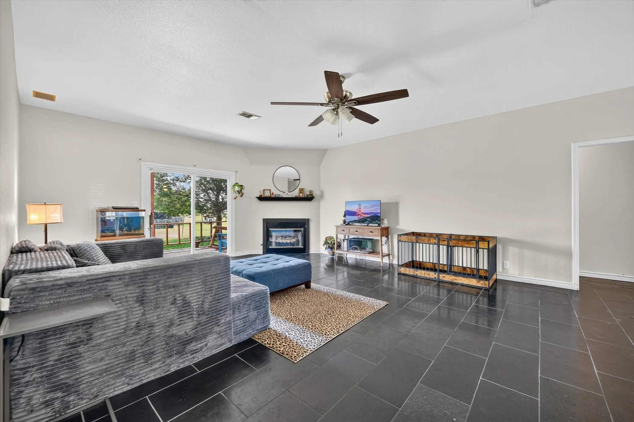 Single Family Residence For Sale in Denton County , 1958 Crockett Street, Sanger, Texas 76266, 3 Bedroom, 2 Bathroom, 4 Garage spaces, 1,816 Sqft, built in 1998, mls#21389929, Real Estate Agent in Sanger, Homes For Sale in Denton county, Homes For Sale in Sanger, Realtor in Sanger Texas, Real Estate Brokerage Independent Realty Texas, Luminita Cordes Realtor