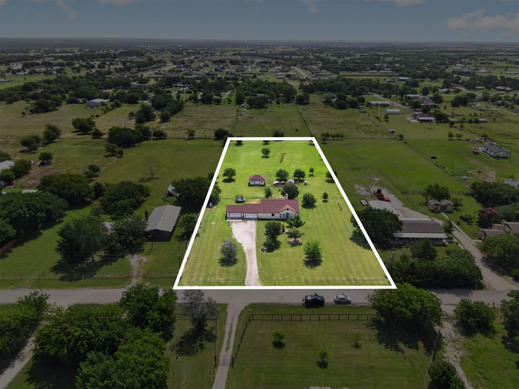 Single Family Residence For Sale in Denton County , 1958 Crockett Street, Sanger, Texas 76266, 3 Bedroom, 2 Bathroom, 4 Garage spaces, 1,816 Sqft, built in 1998, mls#21389929, Real Estate Agent in Sanger, Homes For Sale in Denton county, Homes For Sale in Sanger, Realtor in Sanger Texas, Real Estate Brokerage Independent Realty Texas, Luminita Cordes Realtor
