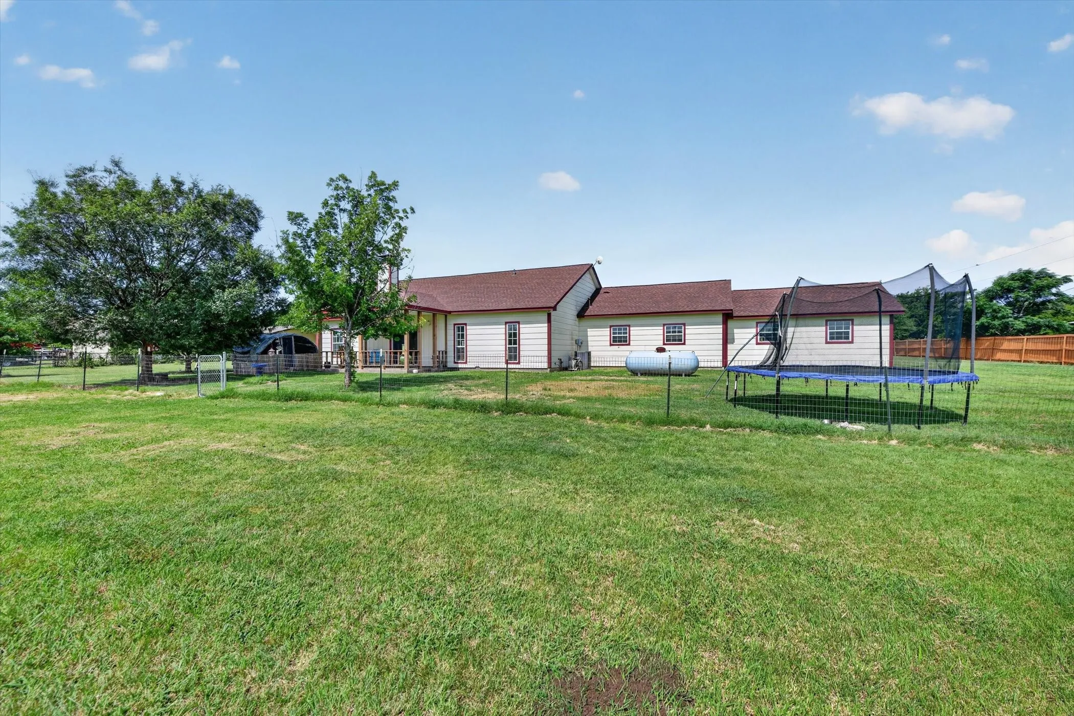 Single Family Residence For Sale in Denton County , 1958 Crockett Street, Sanger, Texas 76266, 3 Bedroom, 2 Bathroom, 4 Garage spaces, 1,816 Sqft, built in 1998, mls#21389929, Real Estate Agent in Sanger, Homes For Sale in Denton county, Homes For Sale in Sanger, Realtor in Sanger Texas, Real Estate Brokerage Independent Realty Texas, Luminita Cordes Realtor