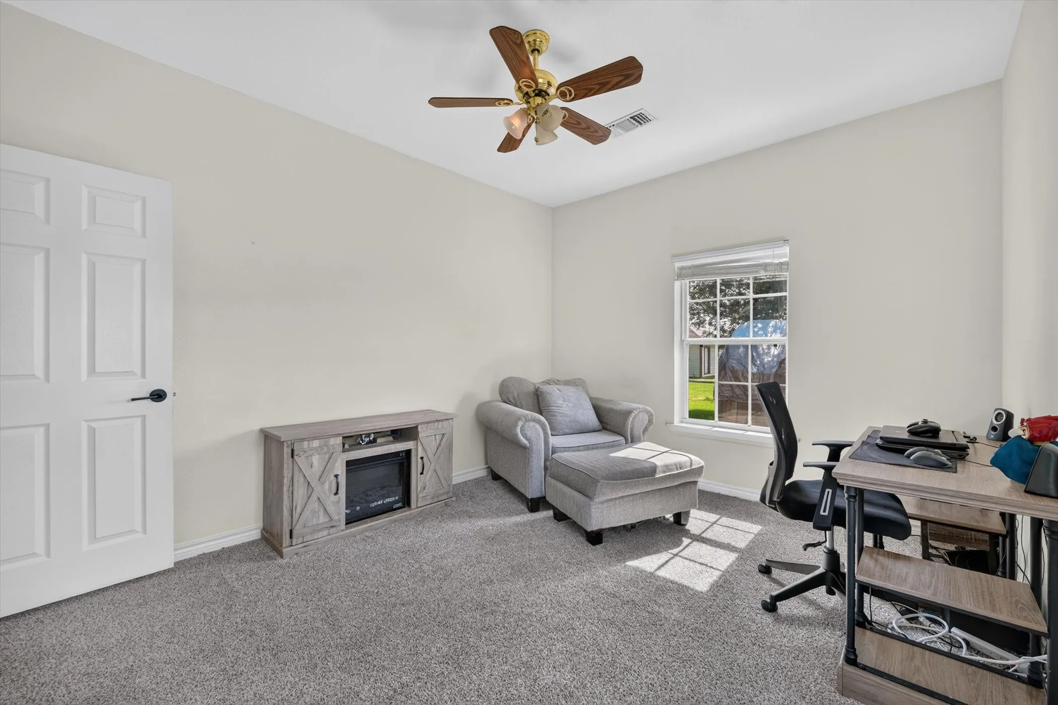 Single Family Residence For Sale in Denton County , 1958 Crockett Street, Sanger, Texas 76266, 3 Bedroom, 2 Bathroom, 4 Garage spaces, 1,816 Sqft, built in 1998, mls#21389929, Real Estate Agent in Sanger, Homes For Sale in Denton county, Homes For Sale in Sanger, Realtor in Sanger Texas, Real Estate Brokerage Independent Realty Texas, Luminita Cordes Realtor