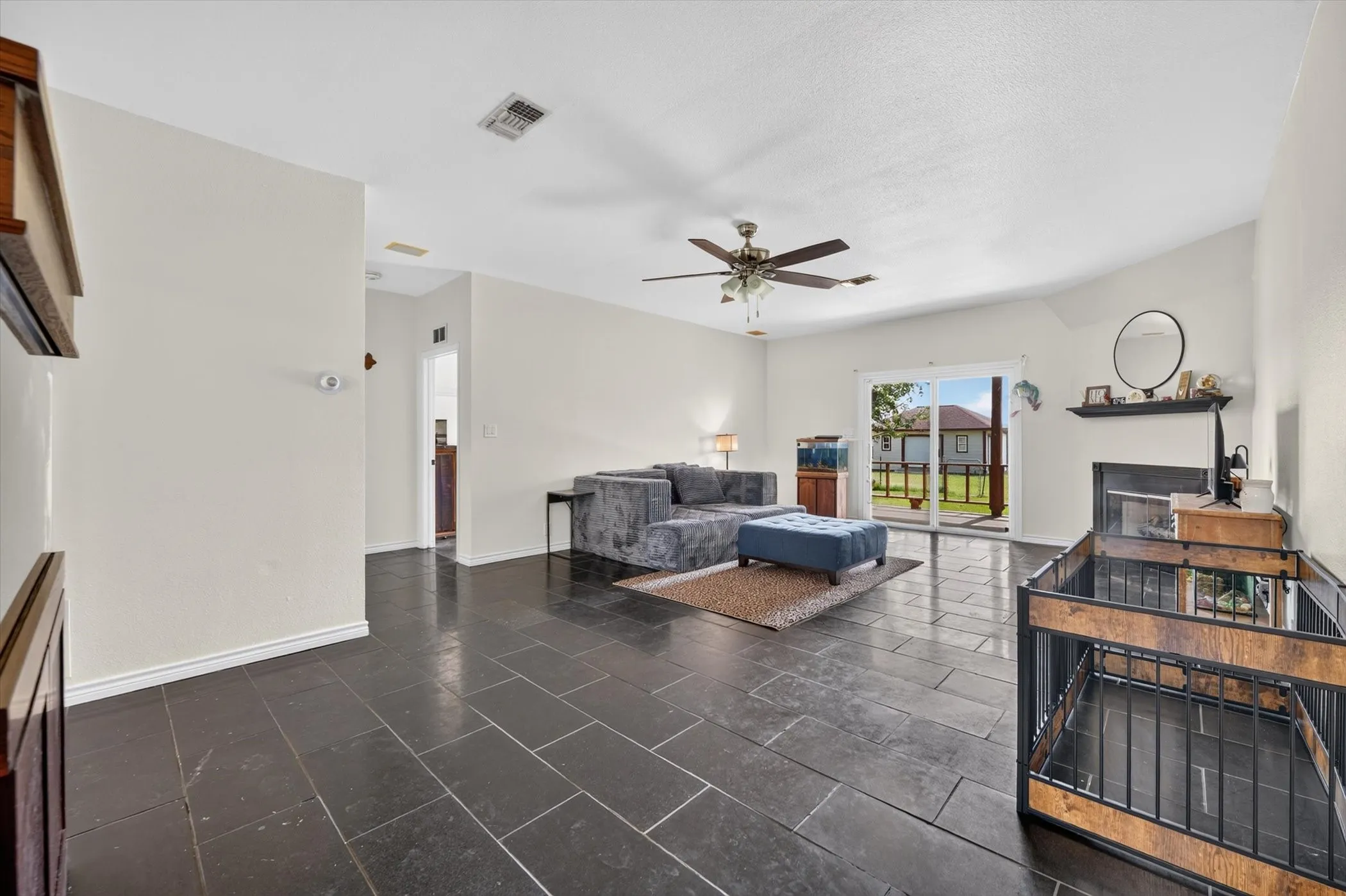 Single Family Residence For Sale in Denton County , 1958 Crockett Street, Sanger, Texas 76266, 3 Bedroom, 2 Bathroom, 4 Garage spaces, 1,816 Sqft, built in 1998, mls#21389929, Real Estate Agent in Sanger, Homes For Sale in Denton county, Homes For Sale in Sanger, Realtor in Sanger Texas, Real Estate Brokerage Independent Realty Texas, Luminita Cordes Realtor