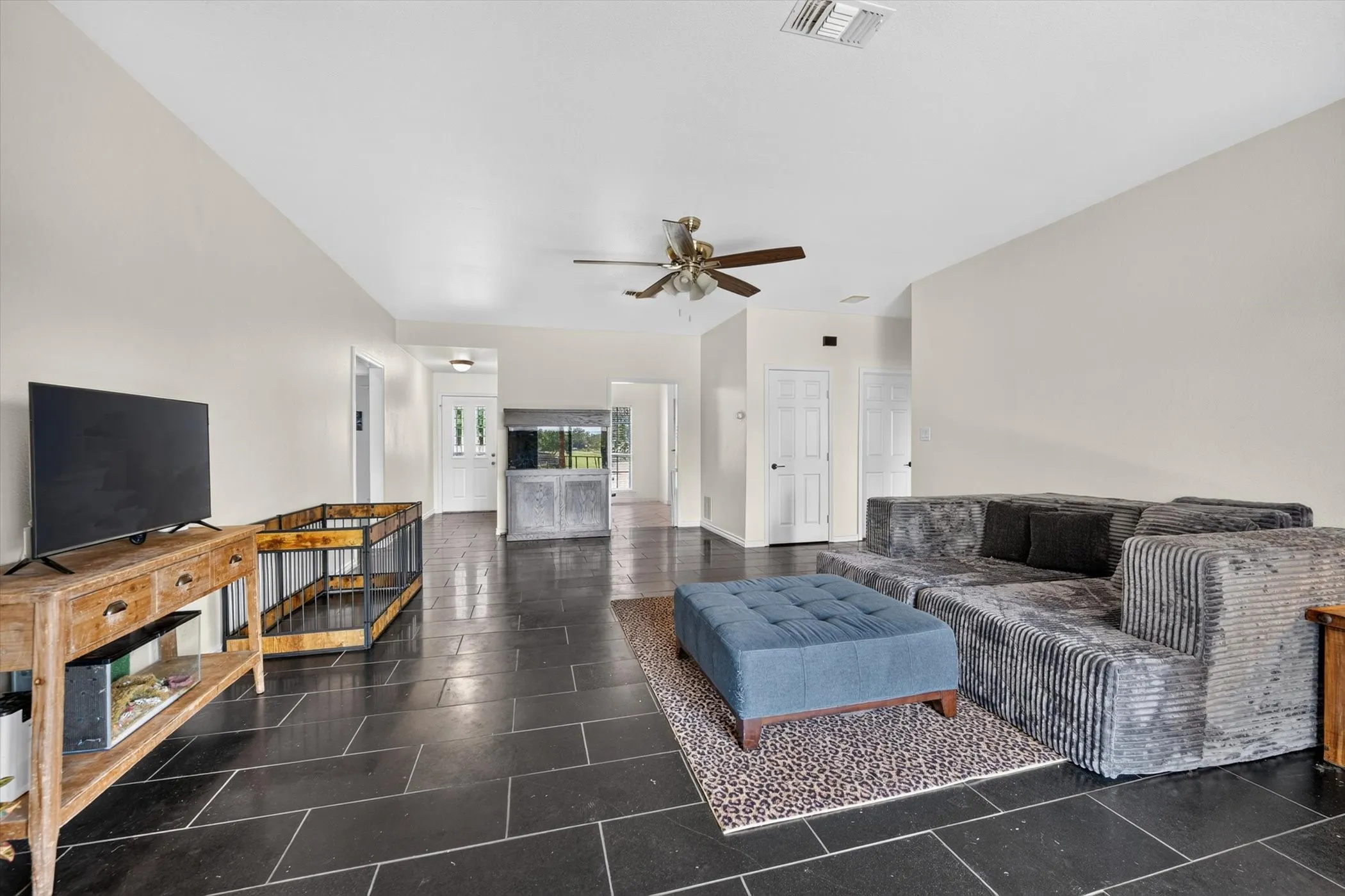 Single Family Residence For Sale in Denton County , 1958 Crockett Street, Sanger, Texas 76266, 3 Bedroom, 2 Bathroom, 4 Garage spaces, 1,816 Sqft, built in 1998, mls#21389929, Real Estate Agent in Sanger, Homes For Sale in Denton county, Homes For Sale in Sanger, Realtor in Sanger Texas, Real Estate Brokerage Independent Realty Texas, Luminita Cordes Realtor