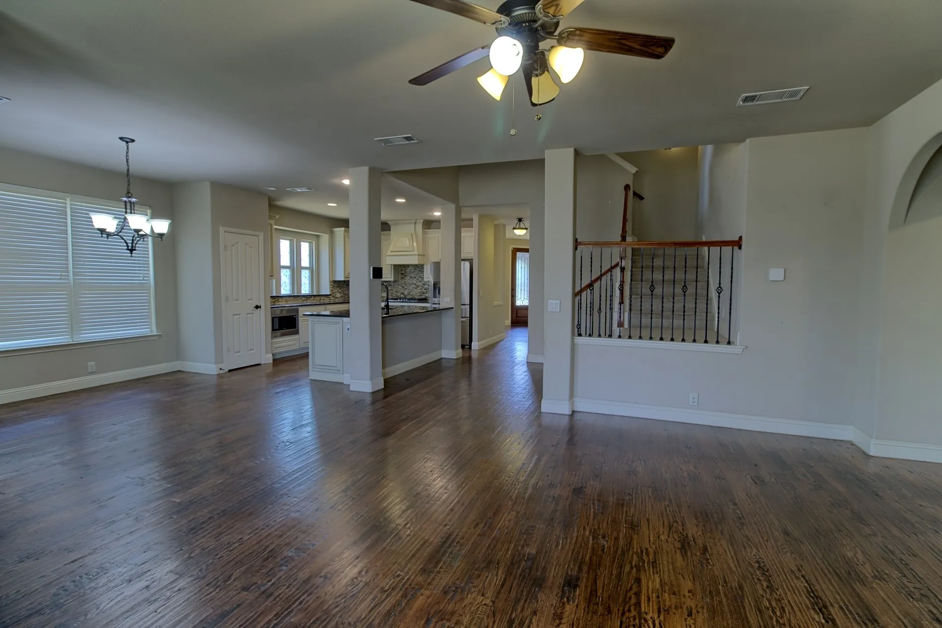 Single Family Residence For Sale in Kaufman County , 1952 Knoxbridge Road, Forney, Texas 75126, 5 Bedroom, 4 Bathroom, 2 Garage spaces, 3,736 Sqft, built in 2014, mls#21388329, Real Estate Agent in Forney, Homes For Sale in Kaufman county, Homes For Sale in Forney, Realtor in Forney Texas, Real Estate Brokerage Independent Realty Texas, Luminita Cordes Realtor