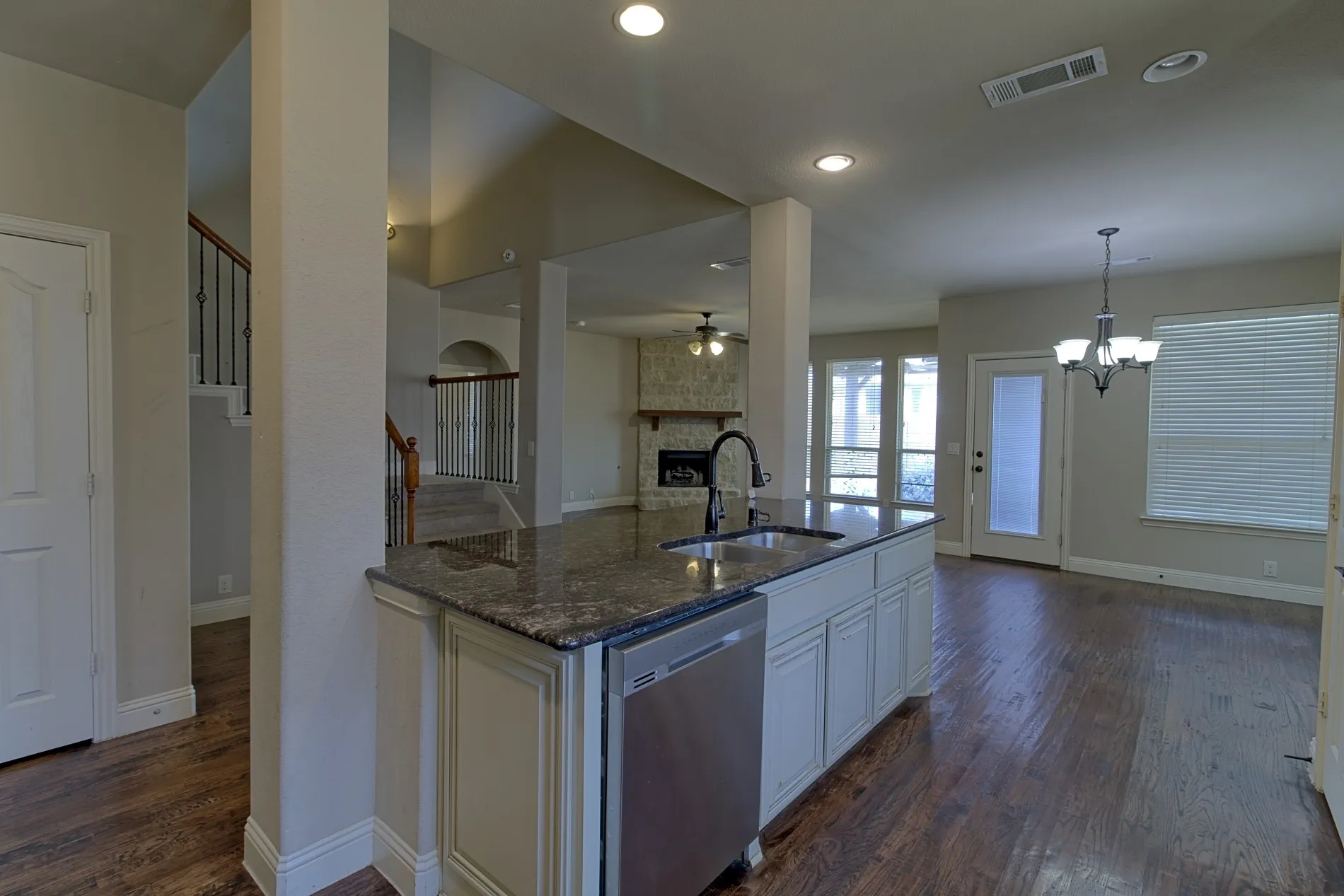 Single Family Residence For Sale in Kaufman County , 1952 Knoxbridge Road, Forney, Texas 75126, 5 Bedroom, 4 Bathroom, 2 Garage spaces, 3,736 Sqft, built in 2014, mls#21388329, Real Estate Agent in Forney, Homes For Sale in Kaufman county, Homes For Sale in Forney, Realtor in Forney Texas, Real Estate Brokerage Independent Realty Texas, Luminita Cordes Realtor