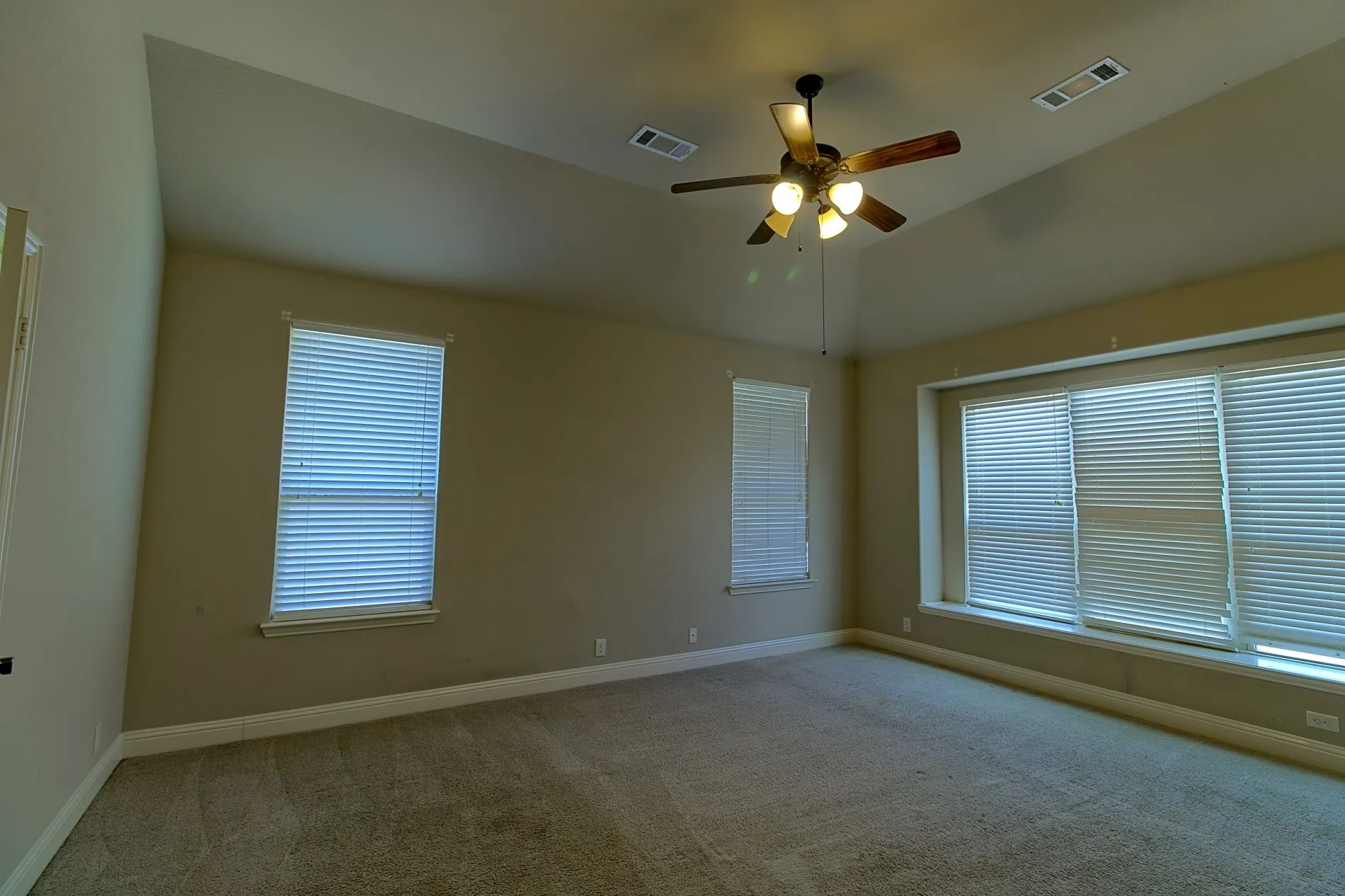 Single Family Residence For Sale in Kaufman County , 1952 Knoxbridge Road, Forney, Texas 75126, 5 Bedroom, 4 Bathroom, 2 Garage spaces, 3,736 Sqft, built in 2014, mls#21388329, Real Estate Agent in Forney, Homes For Sale in Kaufman county, Homes For Sale in Forney, Realtor in Forney Texas, Real Estate Brokerage Independent Realty Texas, Luminita Cordes Realtor