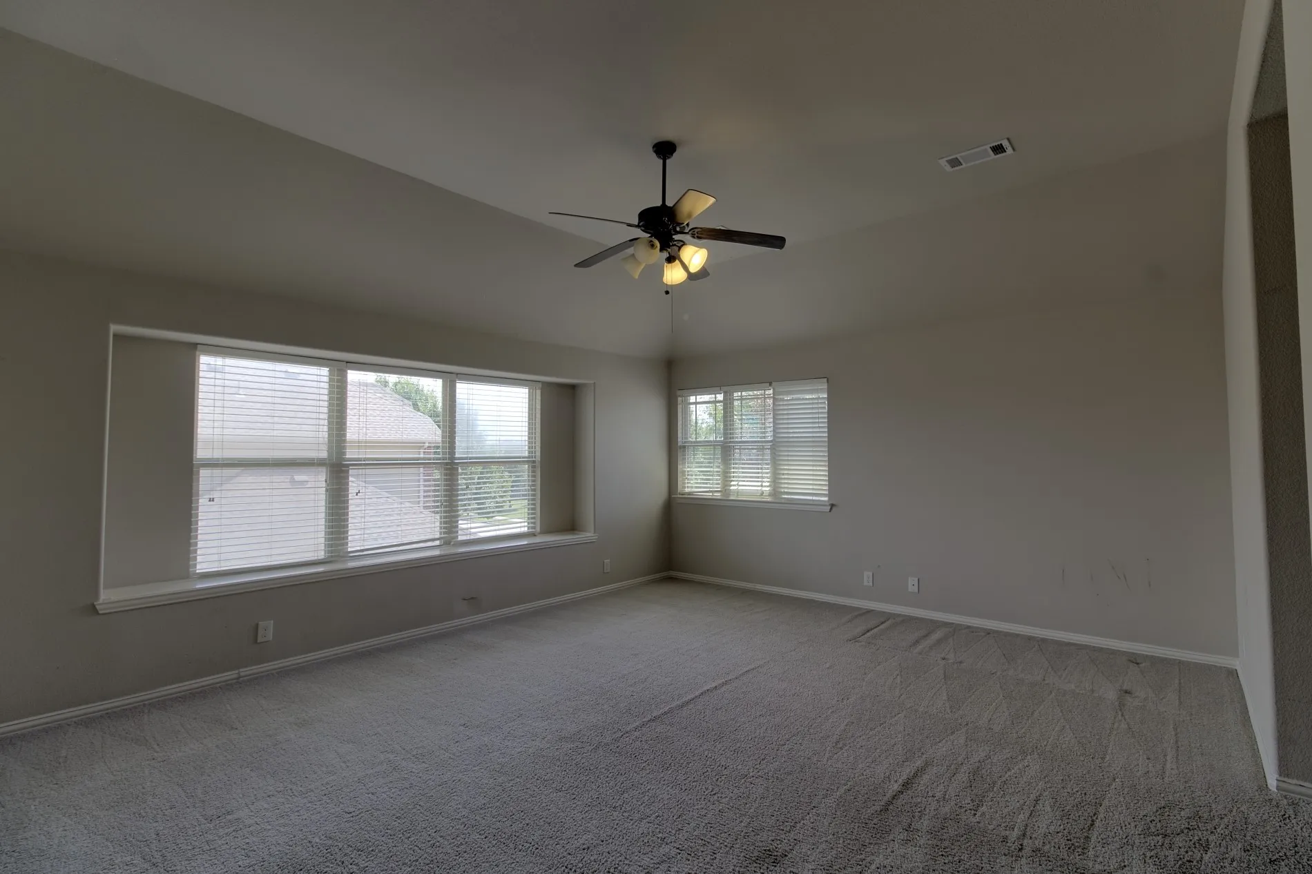 Single Family Residence For Sale in Kaufman County , 1952 Knoxbridge Road, Forney, Texas 75126, 5 Bedroom, 4 Bathroom, 2 Garage spaces, 3,736 Sqft, built in 2014, mls#21388329, Real Estate Agent in Forney, Homes For Sale in Kaufman county, Homes For Sale in Forney, Realtor in Forney Texas, Real Estate Brokerage Independent Realty Texas, Luminita Cordes Realtor