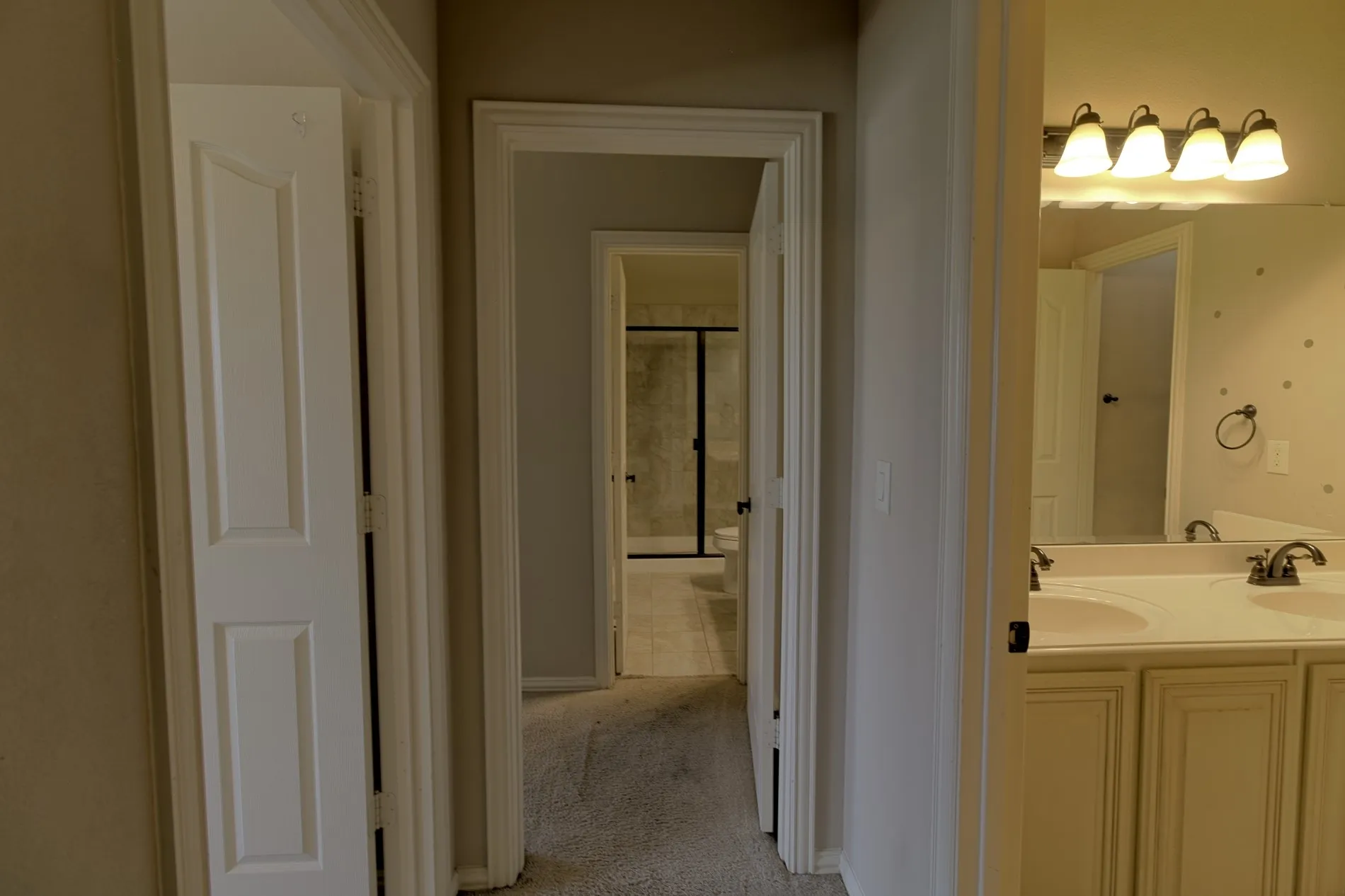 Single Family Residence For Sale in Kaufman County , 1952 Knoxbridge Road, Forney, Texas 75126, 5 Bedroom, 4 Bathroom, 2 Garage spaces, 3,736 Sqft, built in 2014, mls#21388329, Real Estate Agent in Forney, Homes For Sale in Kaufman county, Homes For Sale in Forney, Realtor in Forney Texas, Real Estate Brokerage Independent Realty Texas, Luminita Cordes Realtor