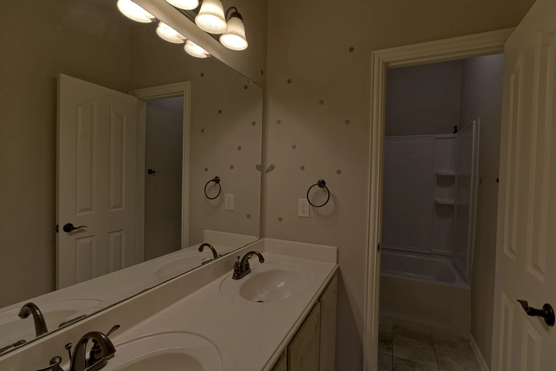 Single Family Residence For Sale in Kaufman County , 1952 Knoxbridge Road, Forney, Texas 75126, 5 Bedroom, 4 Bathroom, 2 Garage spaces, 3,736 Sqft, built in 2014, mls#21388329, Real Estate Agent in Forney, Homes For Sale in Kaufman county, Homes For Sale in Forney, Realtor in Forney Texas, Real Estate Brokerage Independent Realty Texas, Luminita Cordes Realtor