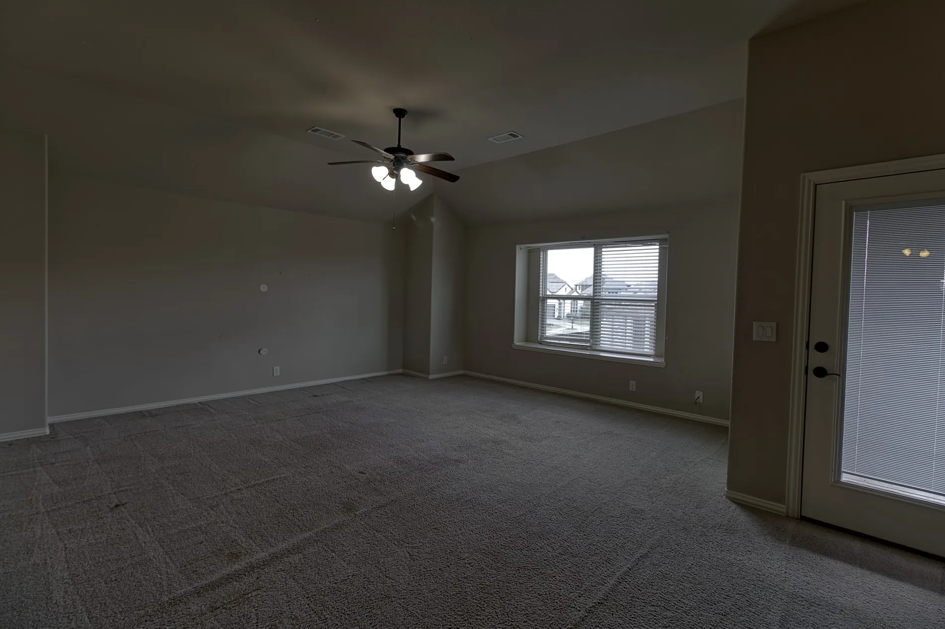 Single Family Residence For Sale in Kaufman County , 1952 Knoxbridge Road, Forney, Texas 75126, 5 Bedroom, 4 Bathroom, 2 Garage spaces, 3,736 Sqft, built in 2014, mls#21388329, Real Estate Agent in Forney, Homes For Sale in Kaufman county, Homes For Sale in Forney, Realtor in Forney Texas, Real Estate Brokerage Independent Realty Texas, Luminita Cordes Realtor