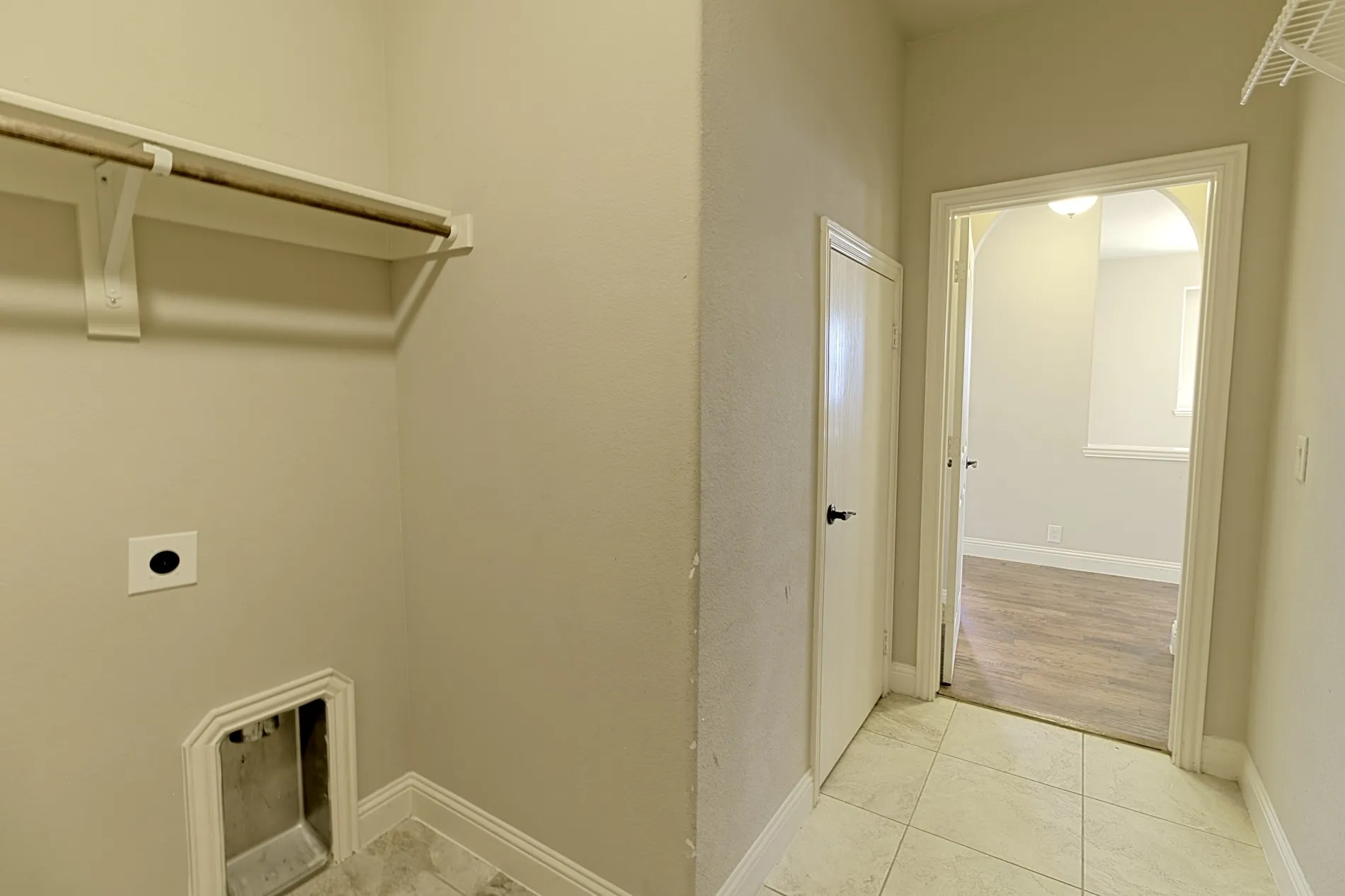 Single Family Residence For Sale in Kaufman County , 1952 Knoxbridge Road, Forney, Texas 75126, 5 Bedroom, 4 Bathroom, 2 Garage spaces, 3,736 Sqft, built in 2014, mls#21388329, Real Estate Agent in Forney, Homes For Sale in Kaufman county, Homes For Sale in Forney, Realtor in Forney Texas, Real Estate Brokerage Independent Realty Texas, Luminita Cordes Realtor