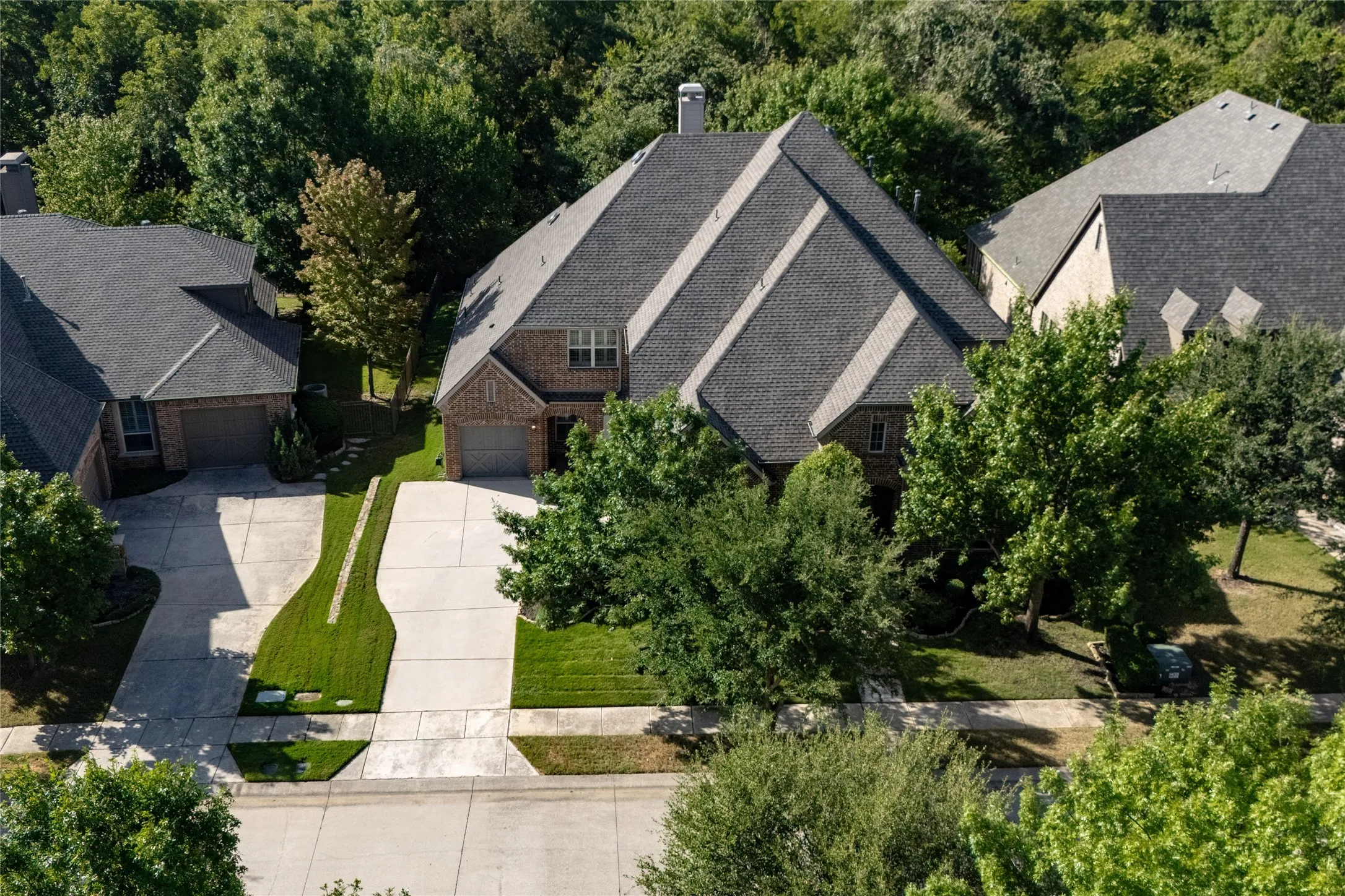 Single Family Residence For Sale in Denton County , 620 Kimbro Avenue, Lantana, Texas 76226, 5 Bedroom, 7 Bathroom, 3 Garage spaces, 4,527 Sqft, built in 2010, mls#21386414, Real Estate Agent in Lantana, Homes For Sale in Denton county, Homes For Sale in Lantana, Realtor in Lantana Texas, Real Estate Brokerage Independent Realty Texas, Luminita Cordes Realtor