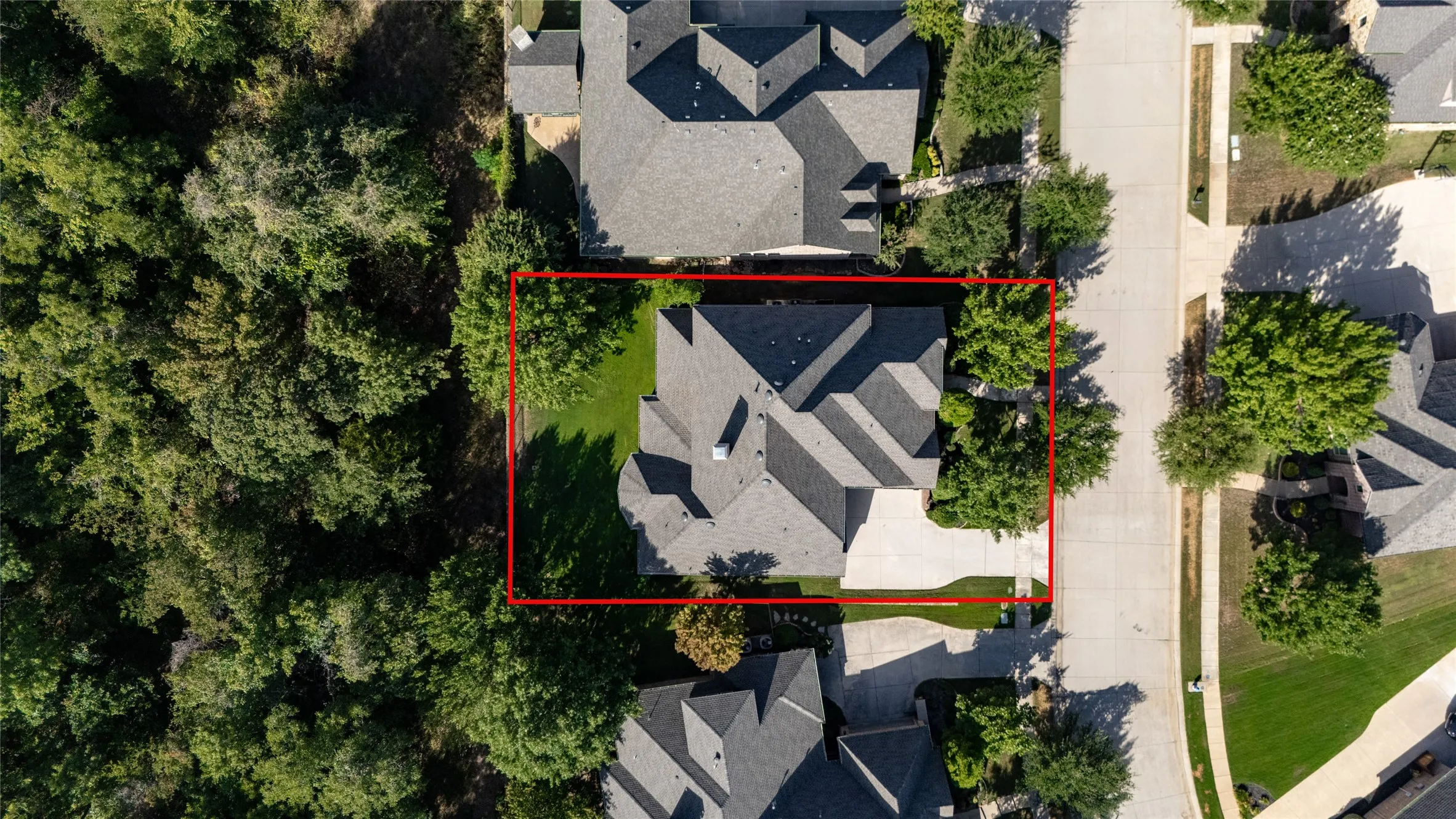 Single Family Residence For Sale in Denton County , 620 Kimbro Avenue, Lantana, Texas 76226, 5 Bedroom, 7 Bathroom, 3 Garage spaces, 4,527 Sqft, built in 2010, mls#21386414, Real Estate Agent in Lantana, Homes For Sale in Denton county, Homes For Sale in Lantana, Realtor in Lantana Texas, Real Estate Brokerage Independent Realty Texas, Luminita Cordes Realtor
