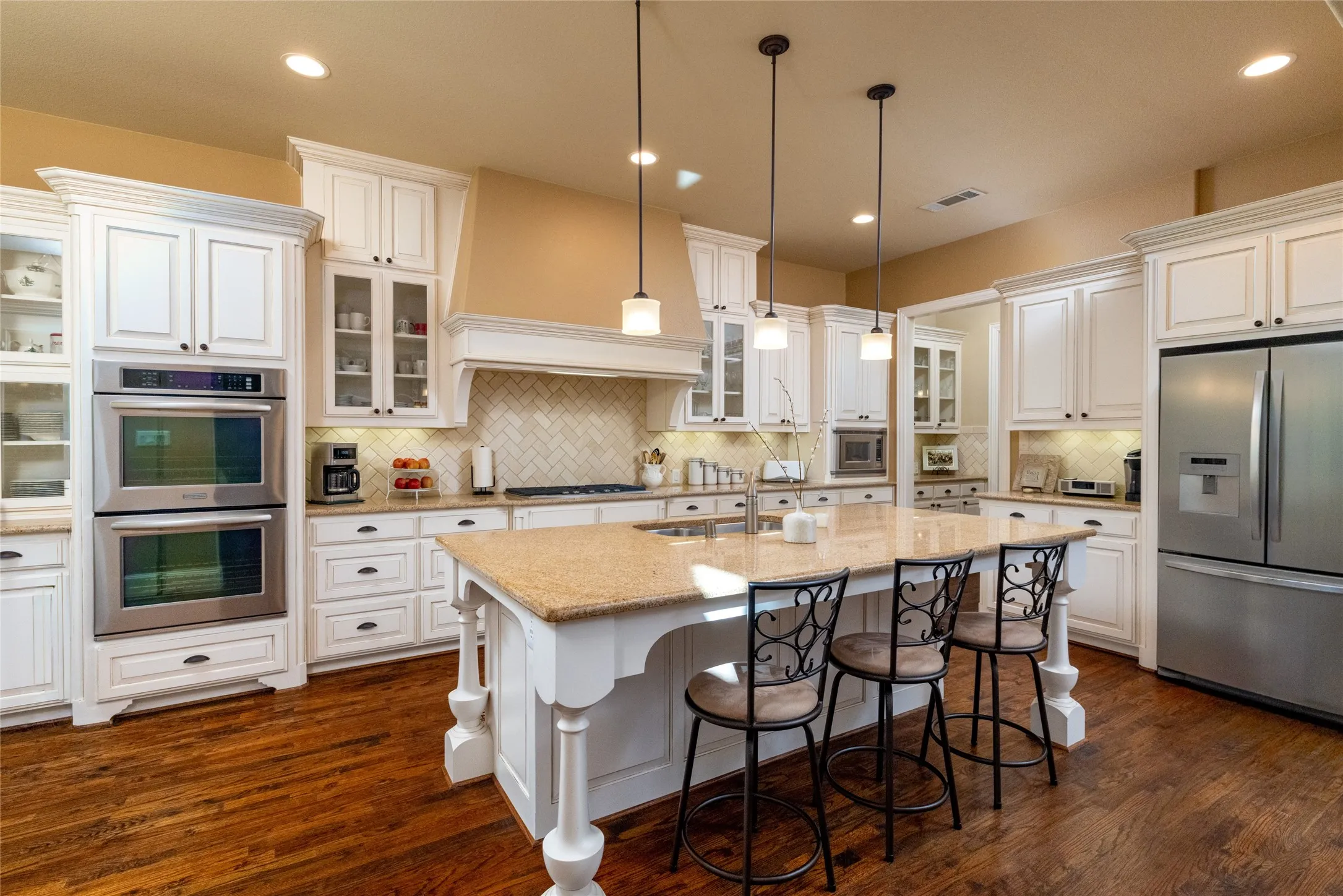 Single Family Residence For Sale in Denton County , 620 Kimbro Avenue, Lantana, Texas 76226, 5 Bedroom, 7 Bathroom, 3 Garage spaces, 4,527 Sqft, built in 2010, mls#21386414, Real Estate Agent in Lantana, Homes For Sale in Denton county, Homes For Sale in Lantana, Realtor in Lantana Texas, Real Estate Brokerage Independent Realty Texas, Luminita Cordes Realtor