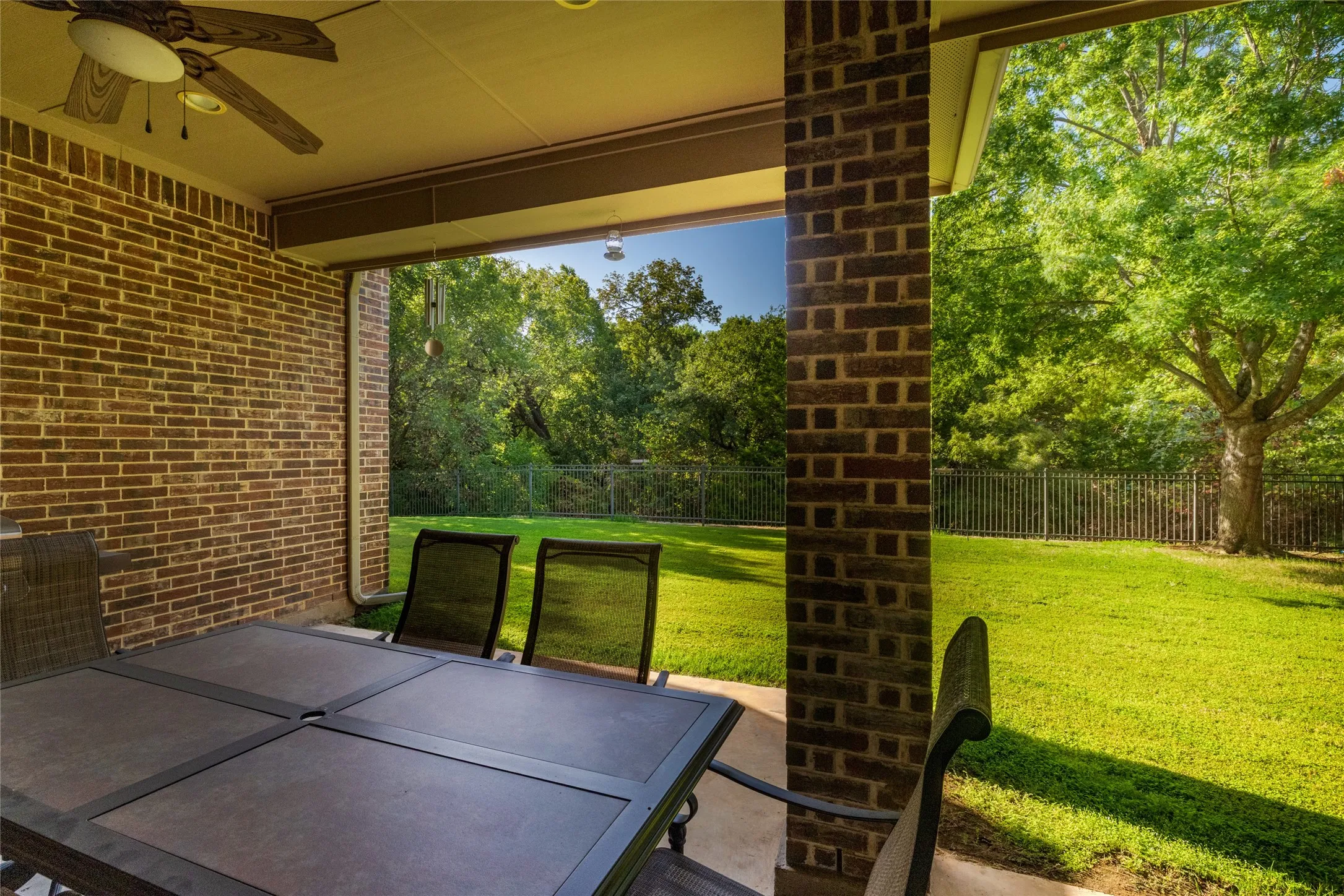 Single Family Residence For Sale in Denton County , 620 Kimbro Avenue, Lantana, Texas 76226, 5 Bedroom, 7 Bathroom, 3 Garage spaces, 4,527 Sqft, built in 2010, mls#21386414, Real Estate Agent in Lantana, Homes For Sale in Denton county, Homes For Sale in Lantana, Realtor in Lantana Texas, Real Estate Brokerage Independent Realty Texas, Luminita Cordes Realtor