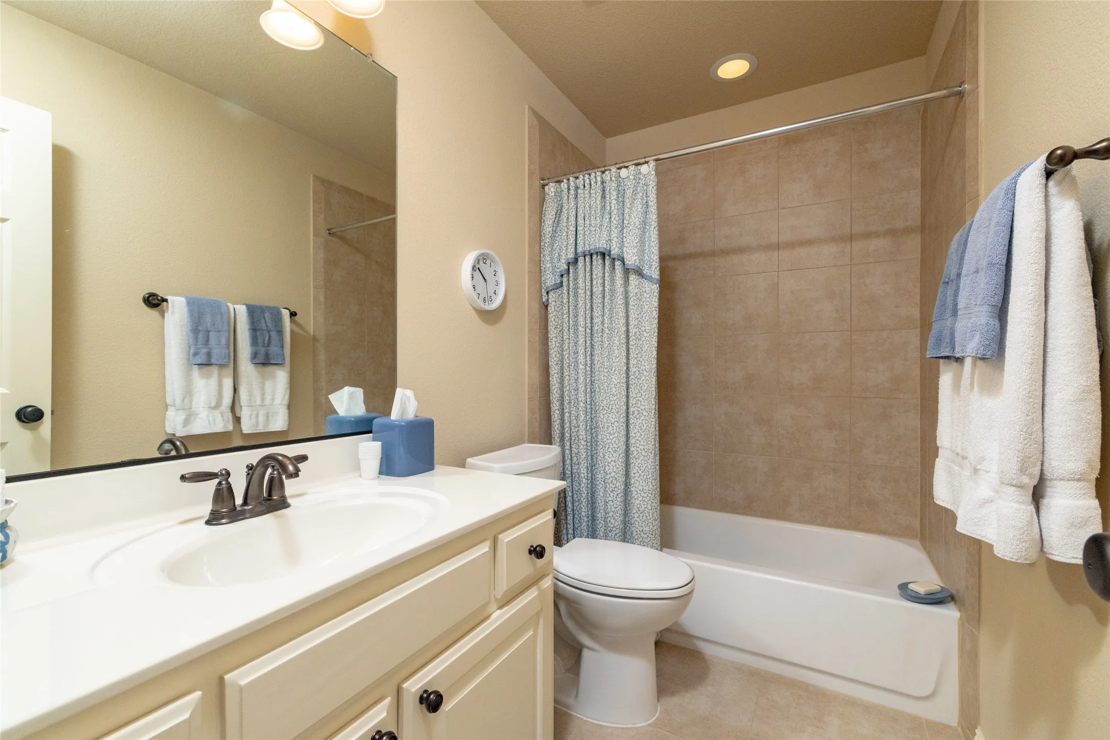 Single Family Residence For Sale in Denton County , 620 Kimbro Avenue, Lantana, Texas 76226, 5 Bedroom, 7 Bathroom, 3 Garage spaces, 4,527 Sqft, built in 2010, mls#21386414, Real Estate Agent in Lantana, Homes For Sale in Denton county, Homes For Sale in Lantana, Realtor in Lantana Texas, Real Estate Brokerage Independent Realty Texas, Luminita Cordes Realtor