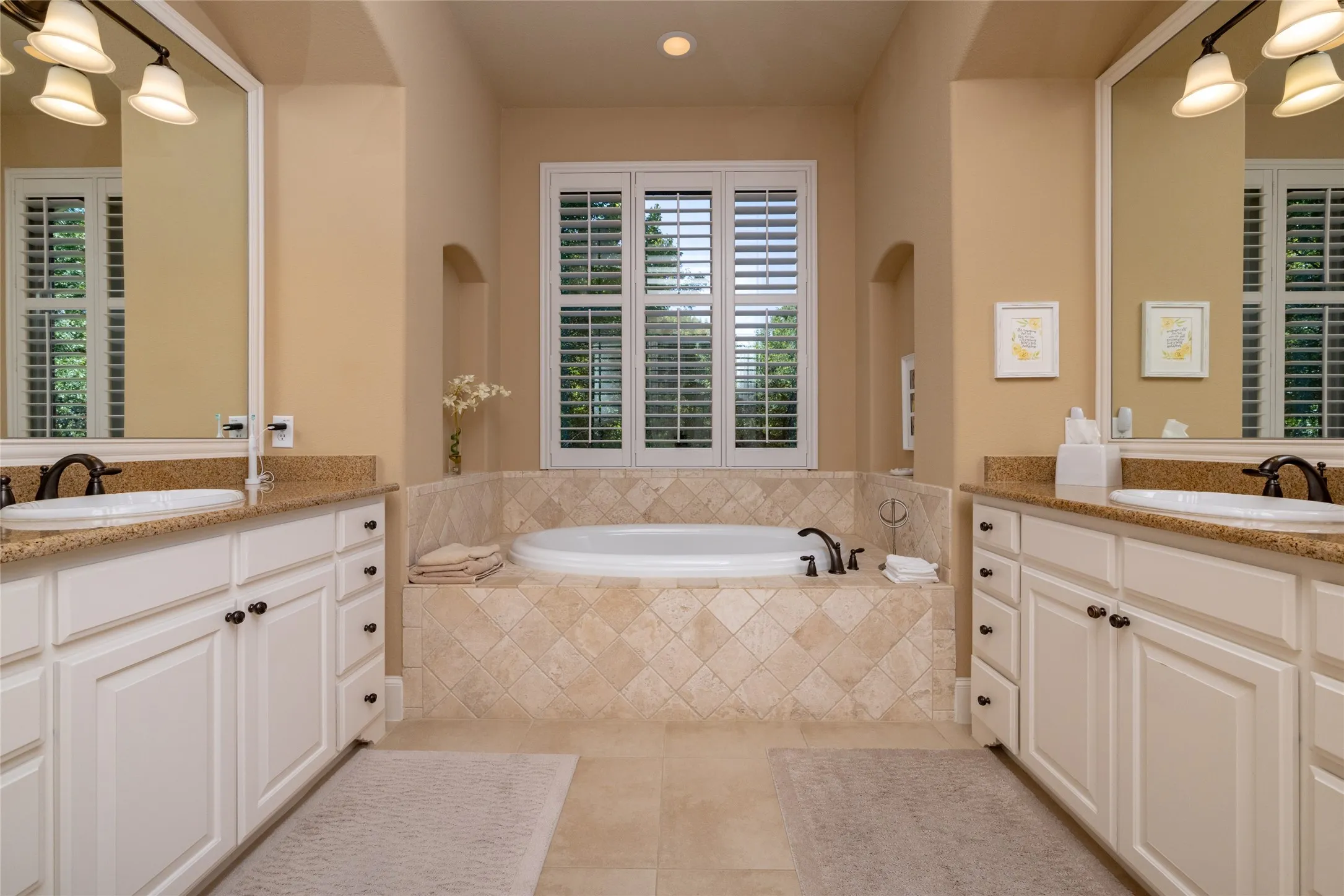 Garden Tub / Not Shown is Separate Tile Shower