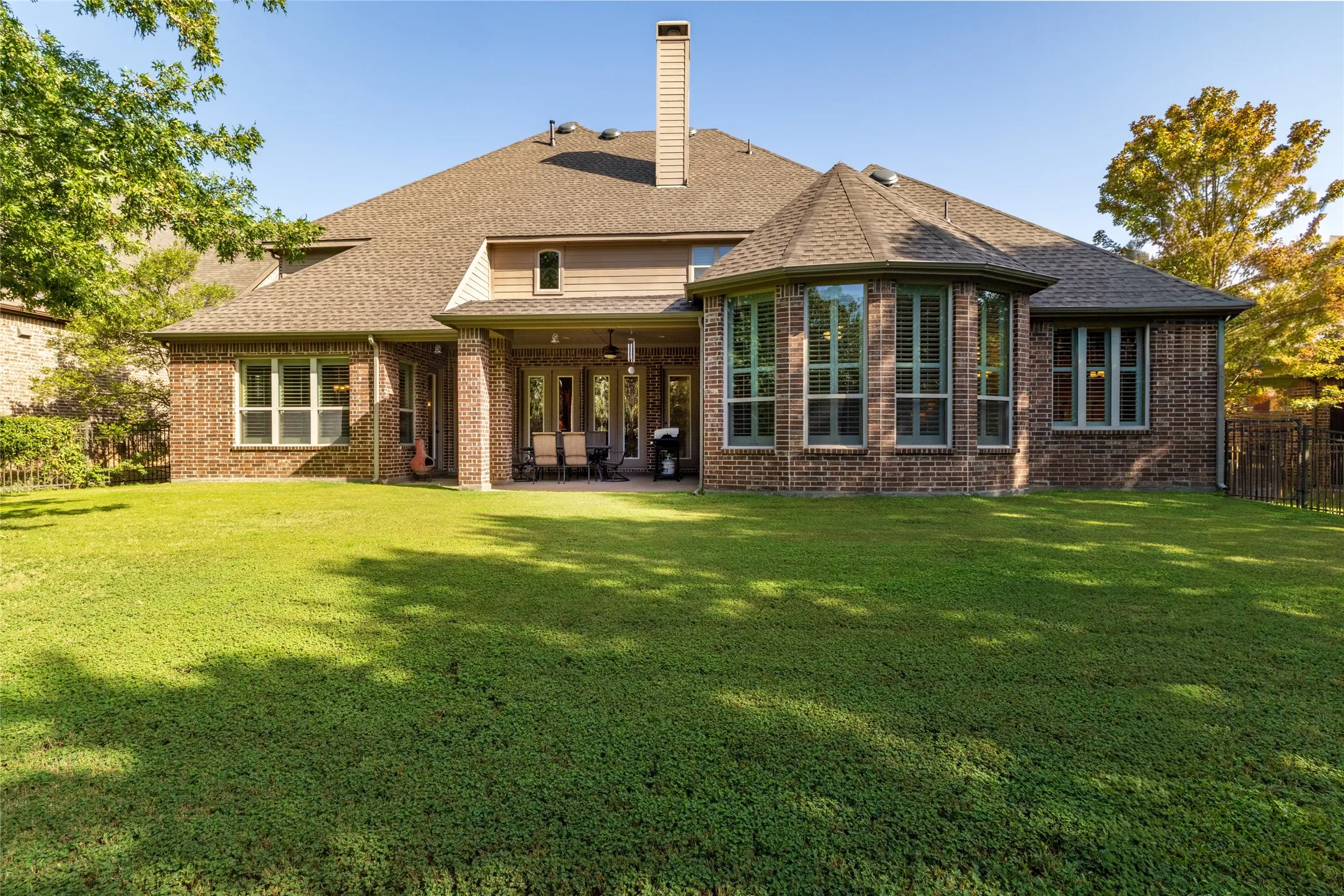 Single Family Residence For Sale in Denton County , 620 Kimbro Avenue, Lantana, Texas 76226, 5 Bedroom, 7 Bathroom, 3 Garage spaces, 4,527 Sqft, built in 2010, mls#21386414, Real Estate Agent in Lantana, Homes For Sale in Denton county, Homes For Sale in Lantana, Realtor in Lantana Texas, Real Estate Brokerage Independent Realty Texas, Luminita Cordes Realtor