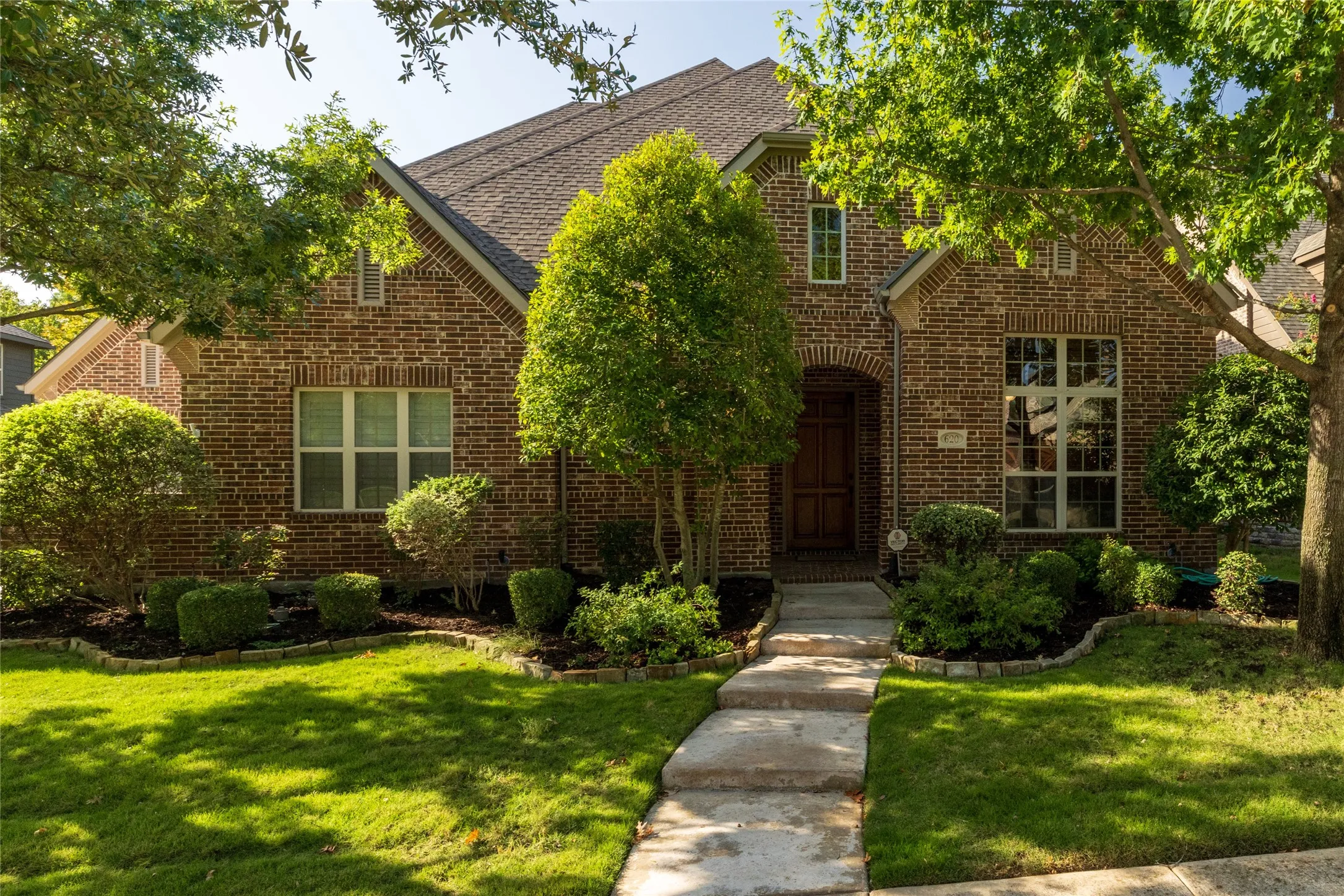 Single Family Residence For Sale in Denton County , 620 Kimbro Avenue, Lantana, Texas 76226, 5 Bedroom, 7 Bathroom, 3 Garage spaces, 4,527 Sqft, built in 2010, mls#21386414, Real Estate Agent in Lantana, Homes For Sale in Denton county, Homes For Sale in Lantana, Realtor in Lantana Texas, Real Estate Brokerage Independent Realty Texas, Luminita Cordes Realtor