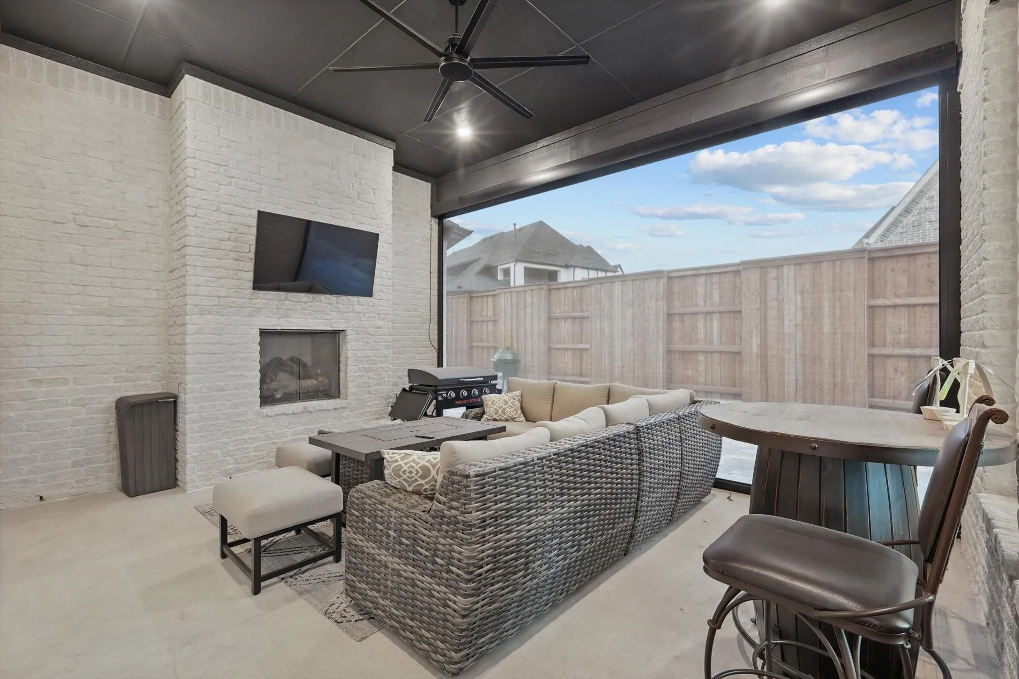 Single Family Residence For Rent in Denton County , 330 Peach Point Road, Prosper, Texas 75078, 4 Bedroom, 5 Bathroom, 2 Garage spaces, 4,314 Sqft, built in 2022, mls#21389949, Real Estate Agent in Prosper, Homes For Rent in Denton county, Homes For Rent in Prosper, Realtor in Prosper Texas, Real Estate Brokerage Independent Realty Texas, Luminita Cordes Realtor