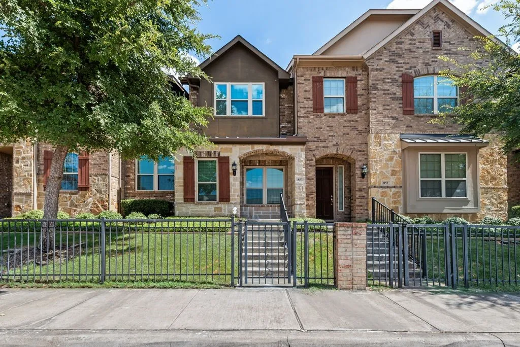 Townhouse For Rent in Dallas County , 853 Whitehall Drive, Richardson, Texas 75081, 3 Bedroom, 3 Bathroom, 2 Garage spaces, 1,887 Sqft, built in 2017, mls#21389603, Real Estate Agent in Richardson, Homes For Rent in Dallas county, Homes For Rent in Richardson, Realtor in Richardson Texas, Real Estate Brokerage Independent Realty Texas, Luminita Cordes Realtor