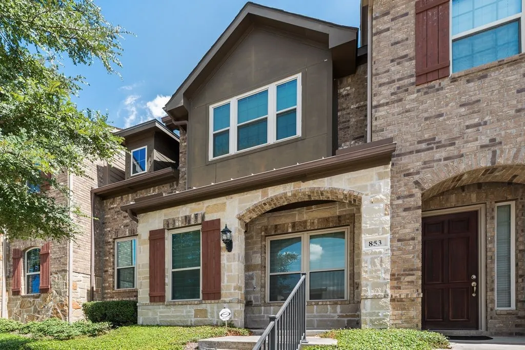 Townhouse For Rent in Dallas County , 853 Whitehall Drive, Richardson, Texas 75081, 3 Bedroom, 3 Bathroom, 2 Garage spaces, 1,887 Sqft, built in 2017, mls#21389603, Real Estate Agent in Richardson, Homes For Rent in Dallas county, Homes For Rent in Richardson, Realtor in Richardson Texas, Real Estate Brokerage Independent Realty Texas, Luminita Cordes Realtor