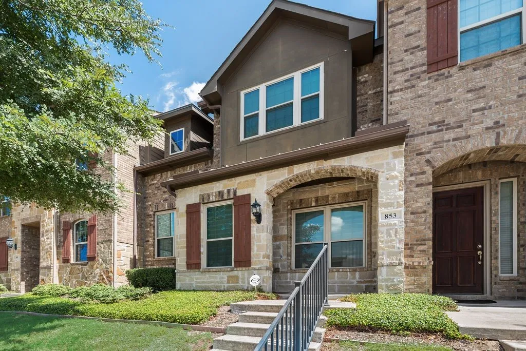 Townhouse For Rent in Dallas County , 853 Whitehall Drive, Richardson, Texas 75081, 3 Bedroom, 3 Bathroom, 2 Garage spaces, 1,887 Sqft, built in 2017, mls#21389603, Real Estate Agent in Richardson, Homes For Rent in Dallas county, Homes For Rent in Richardson, Realtor in Richardson Texas, Real Estate Brokerage Independent Realty Texas, Luminita Cordes Realtor