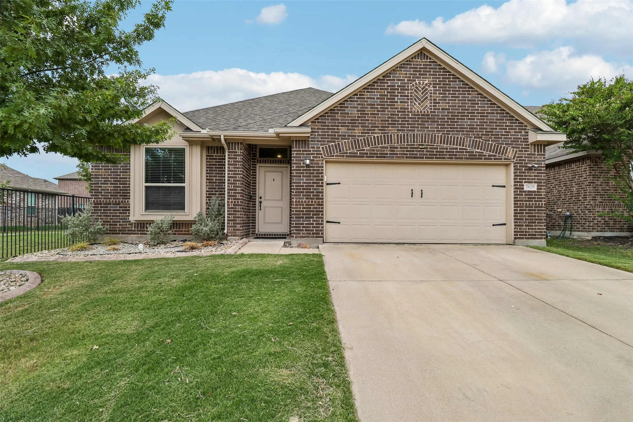Single Family Residence For Sale in Tarrant County , 7629 Spring Drive, Watauga, Texas 76148, 4 Bedroom, 2 Bathroom, 2 Garage spaces, 2,100 Sqft, built in 2018, mls#21387381, Real Estate Agent in Watauga, Homes For Sale in Tarrant county, Homes For Sale in Watauga, Realtor in Watauga Texas, Real Estate Brokerage Independent Realty Texas, Luminita Cordes Realtor