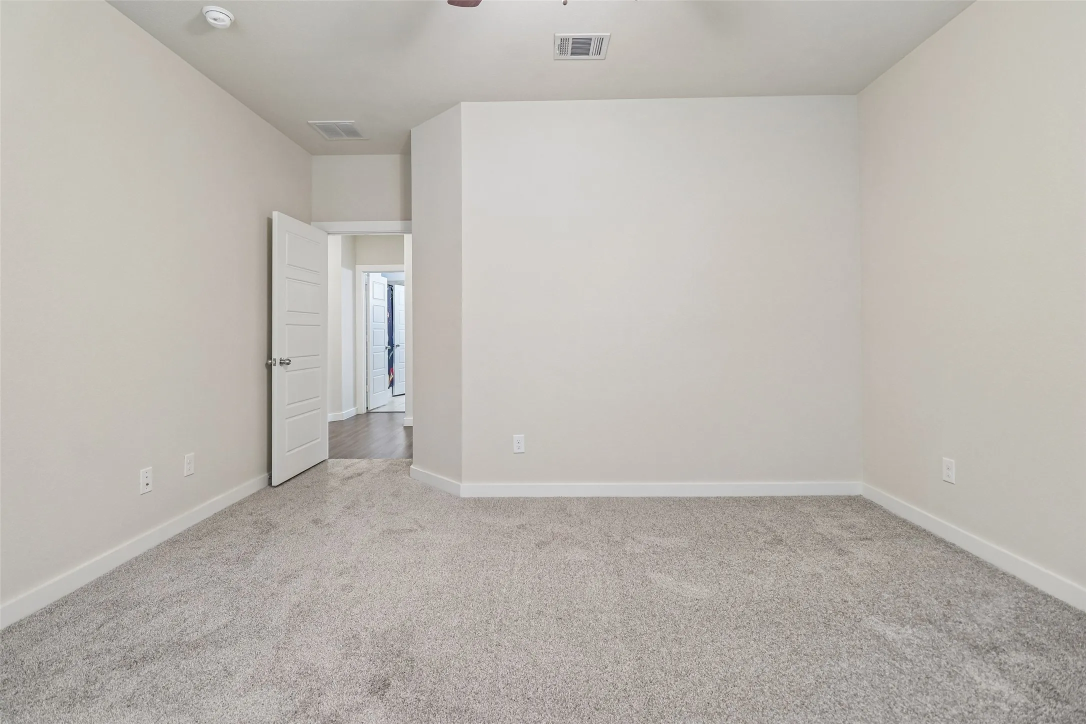 Single Family Residence For Sale in Tarrant County , 7629 Spring Drive, Watauga, Texas 76148, 4 Bedroom, 2 Bathroom, 2 Garage spaces, 2,100 Sqft, built in 2018, mls#21387381, Real Estate Agent in Watauga, Homes For Sale in Tarrant county, Homes For Sale in Watauga, Realtor in Watauga Texas, Real Estate Brokerage Independent Realty Texas, Luminita Cordes Realtor