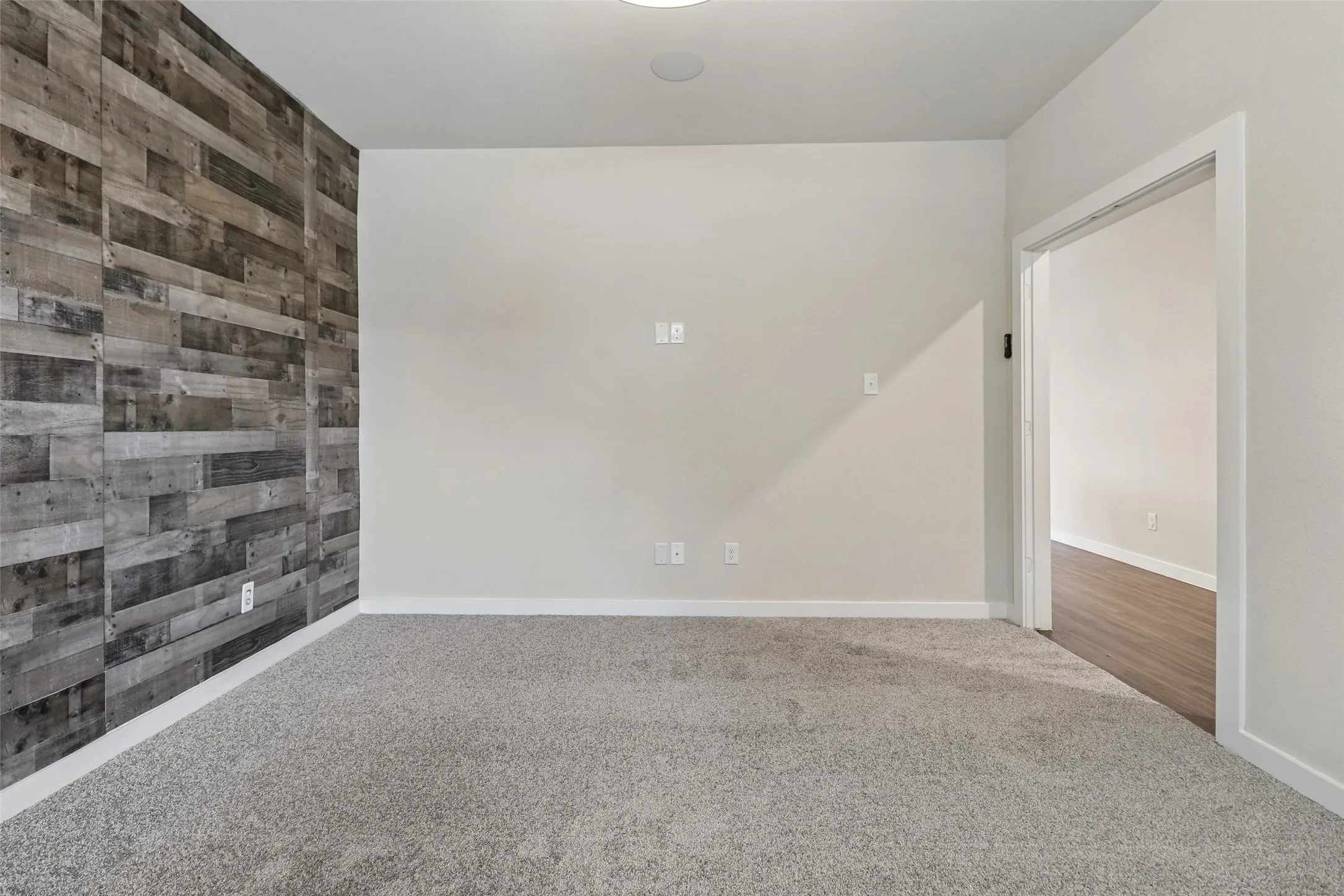Single Family Residence For Sale in Tarrant County , 7629 Spring Drive, Watauga, Texas 76148, 4 Bedroom, 2 Bathroom, 2 Garage spaces, 2,100 Sqft, built in 2018, mls#21387381, Real Estate Agent in Watauga, Homes For Sale in Tarrant county, Homes For Sale in Watauga, Realtor in Watauga Texas, Real Estate Brokerage Independent Realty Texas, Luminita Cordes Realtor