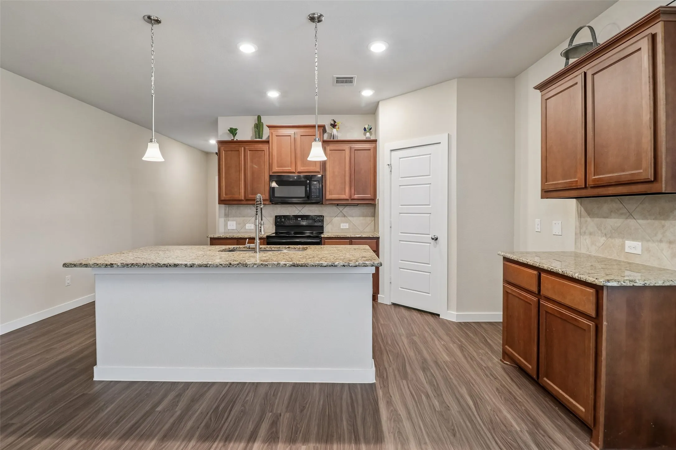 Single Family Residence For Sale in Tarrant County , 7629 Spring Drive, Watauga, Texas 76148, 4 Bedroom, 2 Bathroom, 2 Garage spaces, 2,100 Sqft, built in 2018, mls#21387381, Real Estate Agent in Watauga, Homes For Sale in Tarrant county, Homes For Sale in Watauga, Realtor in Watauga Texas, Real Estate Brokerage Independent Realty Texas, Luminita Cordes Realtor