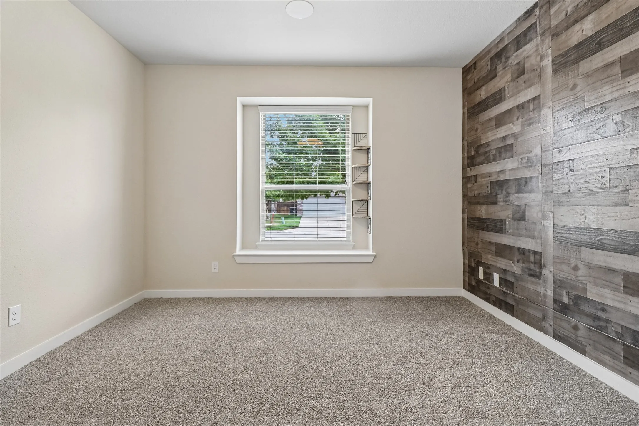 Single Family Residence For Sale in Tarrant County , 7629 Spring Drive, Watauga, Texas 76148, 4 Bedroom, 2 Bathroom, 2 Garage spaces, 2,100 Sqft, built in 2018, mls#21387381, Real Estate Agent in Watauga, Homes For Sale in Tarrant county, Homes For Sale in Watauga, Realtor in Watauga Texas, Real Estate Brokerage Independent Realty Texas, Luminita Cordes Realtor