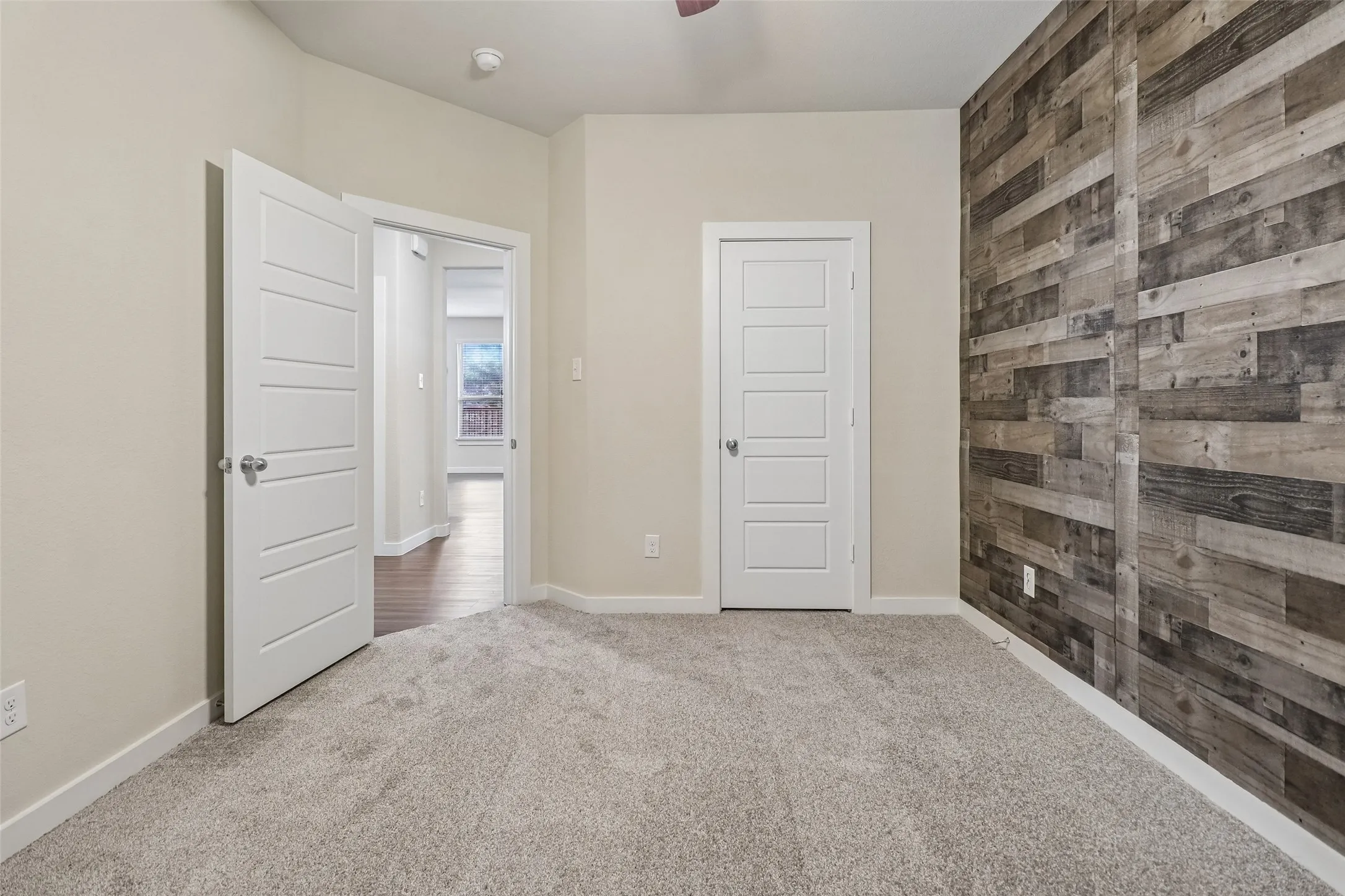 Single Family Residence For Sale in Tarrant County , 7629 Spring Drive, Watauga, Texas 76148, 4 Bedroom, 2 Bathroom, 2 Garage spaces, 2,100 Sqft, built in 2018, mls#21387381, Real Estate Agent in Watauga, Homes For Sale in Tarrant county, Homes For Sale in Watauga, Realtor in Watauga Texas, Real Estate Brokerage Independent Realty Texas, Luminita Cordes Realtor