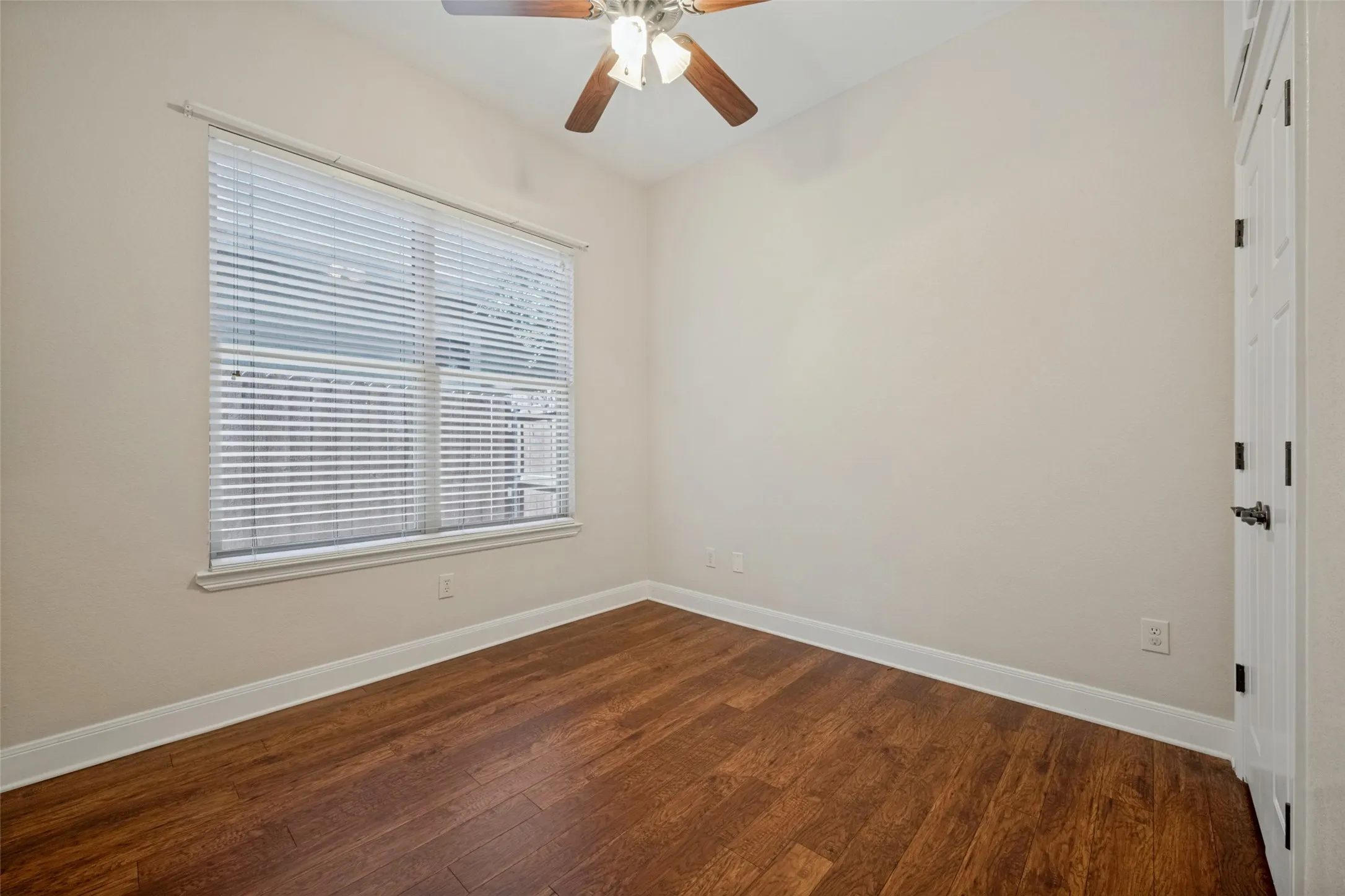 Single Family Residence For Sale in Denton County , 2508 Rugby Lane, Denton, Texas 76209, 3 Bedroom, 2 Bathroom, 1 Garage spaces, 1,319 Sqft, built in 2008, mls#21389759, Real Estate Agent in Denton, Homes For Sale in Denton county, Homes For Sale in Denton, Realtor in Denton Texas, Real Estate Brokerage Independent Realty Texas, Luminita Cordes Realtor