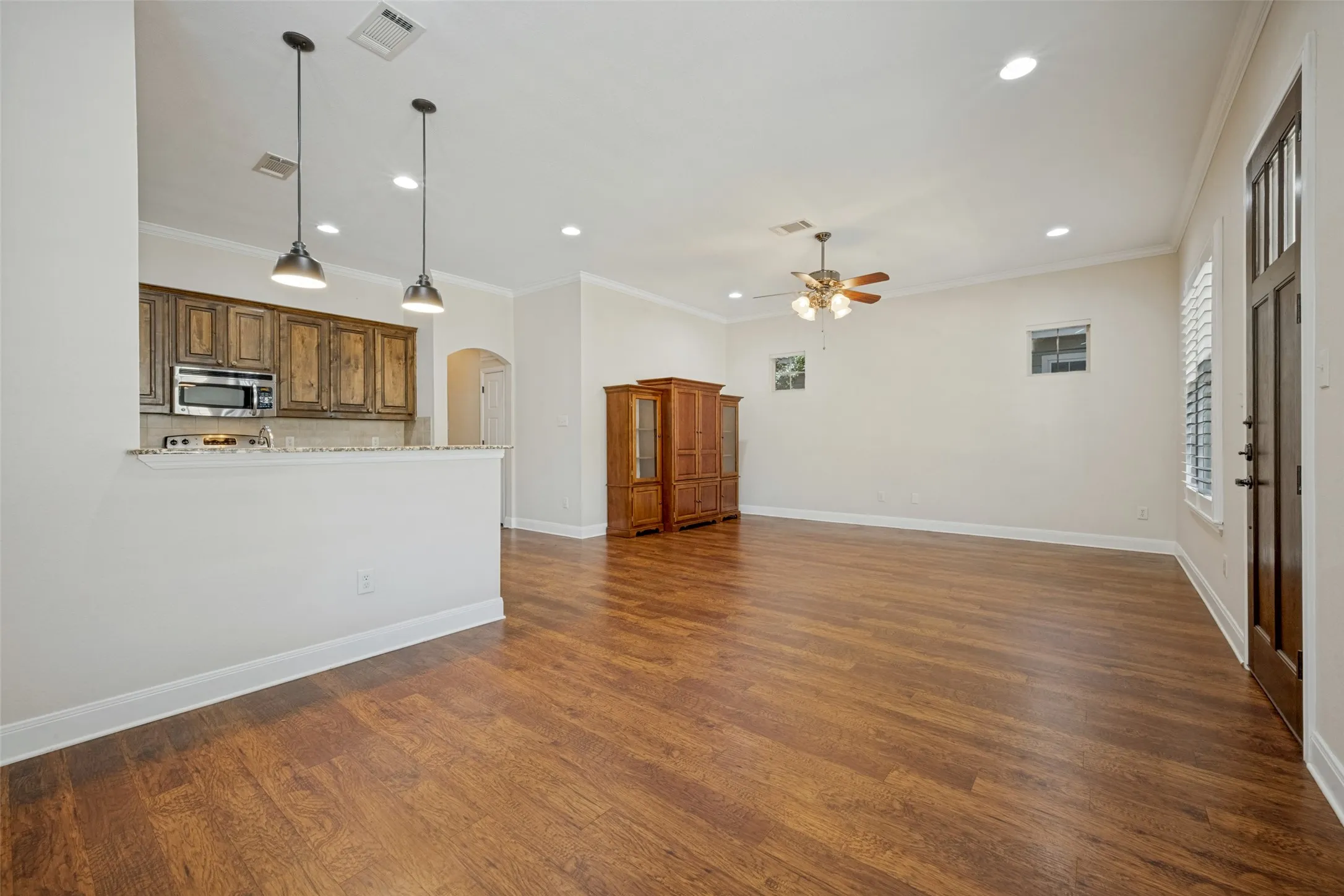 Single Family Residence For Sale in Denton County , 2508 Rugby Lane, Denton, Texas 76209, 3 Bedroom, 2 Bathroom, 1 Garage spaces, 1,319 Sqft, built in 2008, mls#21389759, Real Estate Agent in Denton, Homes For Sale in Denton county, Homes For Sale in Denton, Realtor in Denton Texas, Real Estate Brokerage Independent Realty Texas, Luminita Cordes Realtor